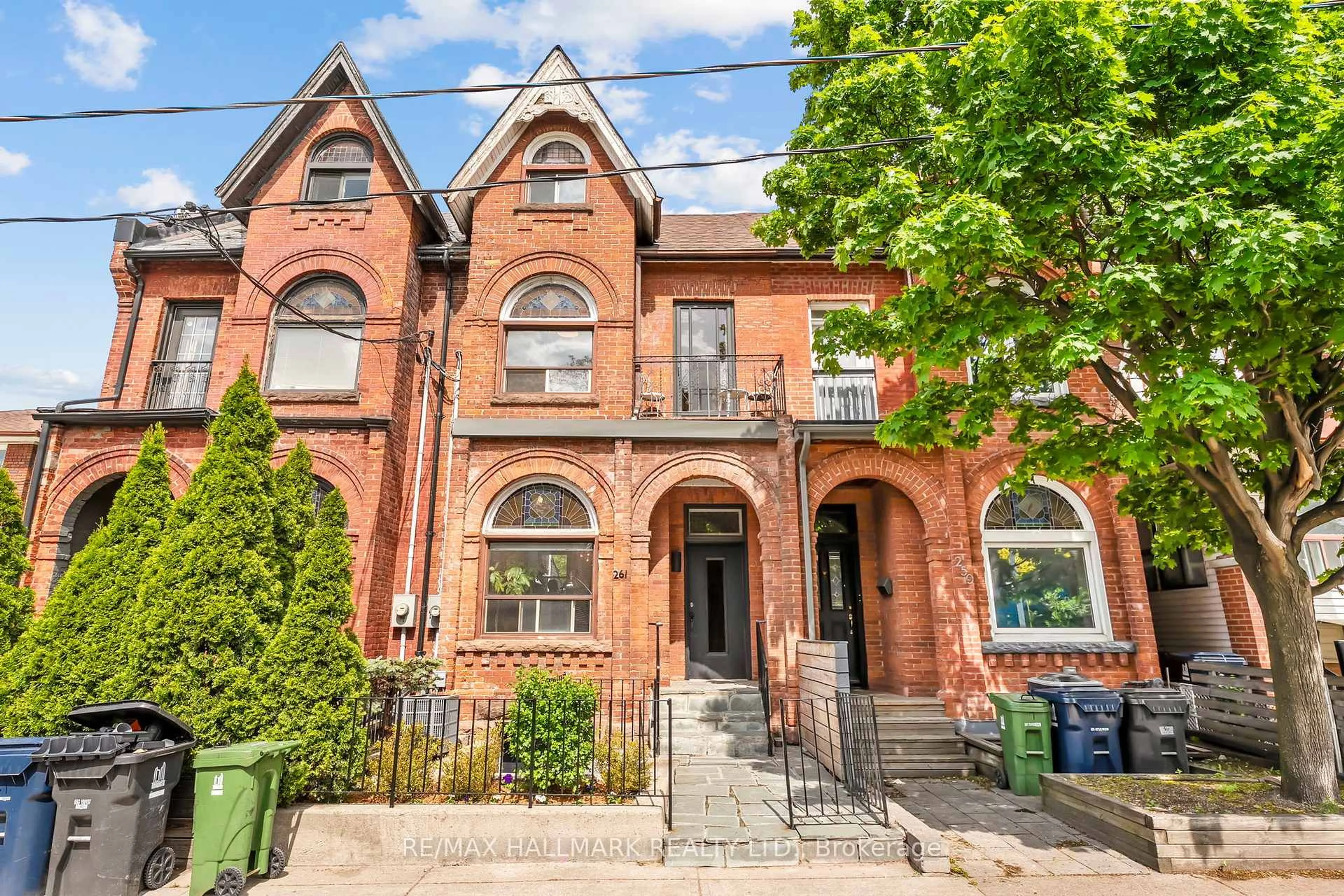 Home with brick exterior material, street for 261 Ossington Ave, Toronto Ontario M6J 3A1
