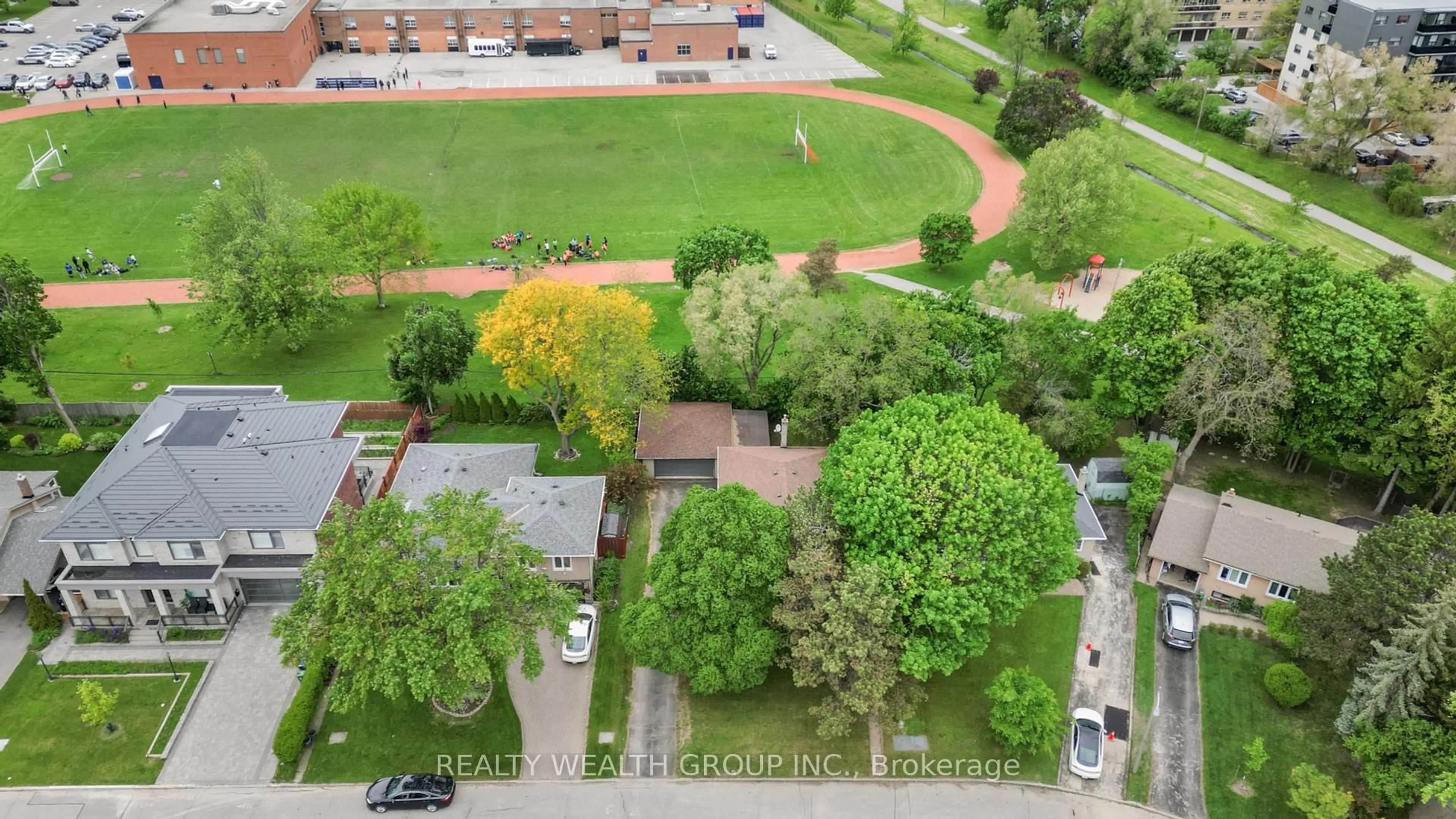 A pic from outside/outdoor area/front of a property/back of a property/a pic from drone, city buildings view from balcony for 39 Treadgold Cres, Toronto Ontario M3A 1X1