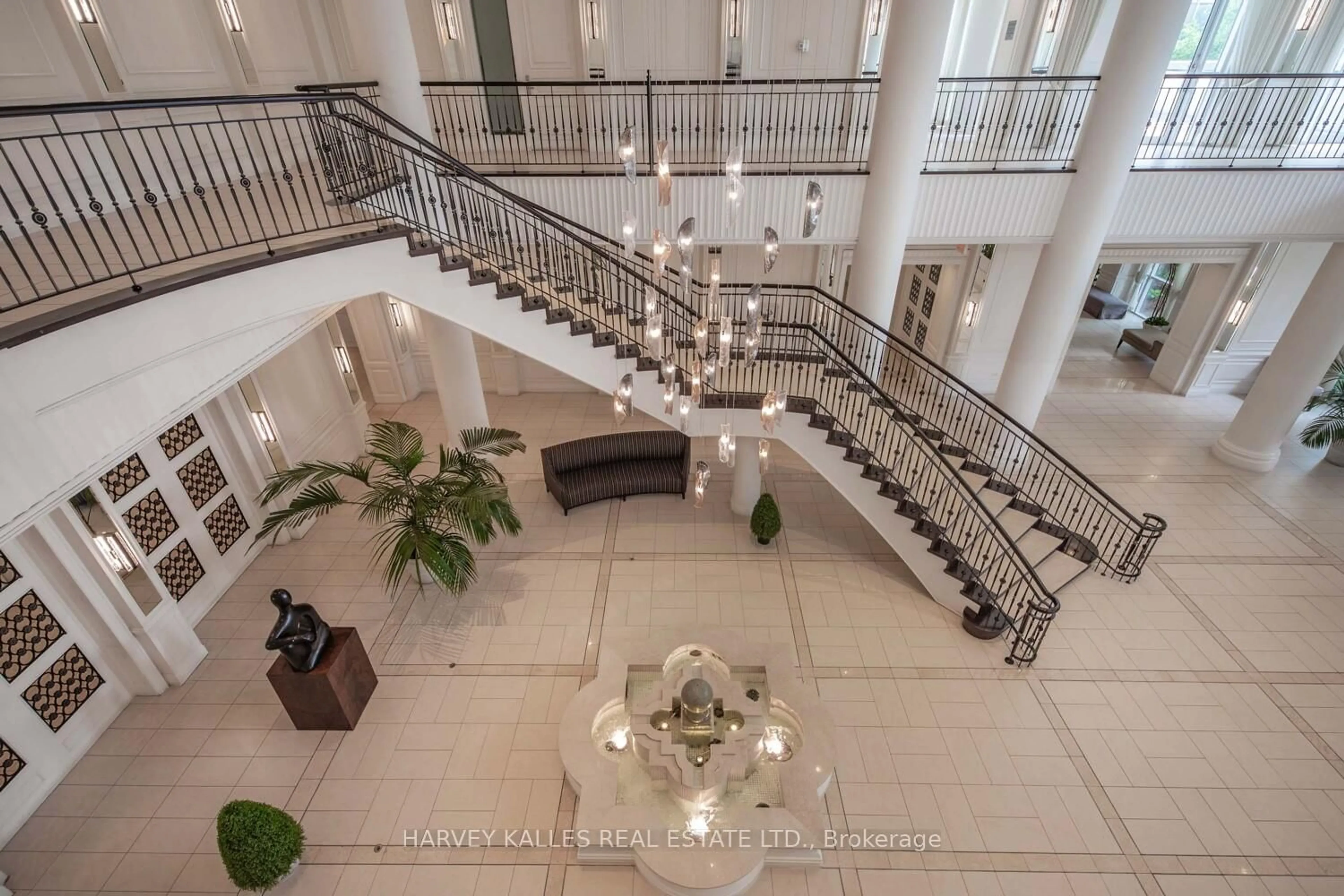 Indoor foyer for 25 Greenview Ave #1528, Toronto Ontario M2M 0A5