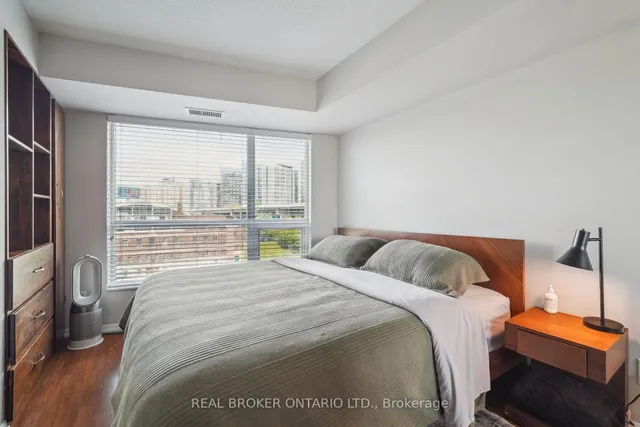 Additional image 14 of 231 Fort York Blvd Unit 615