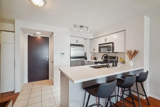 Additional image 22 of 231 Fort York Blvd Unit 615