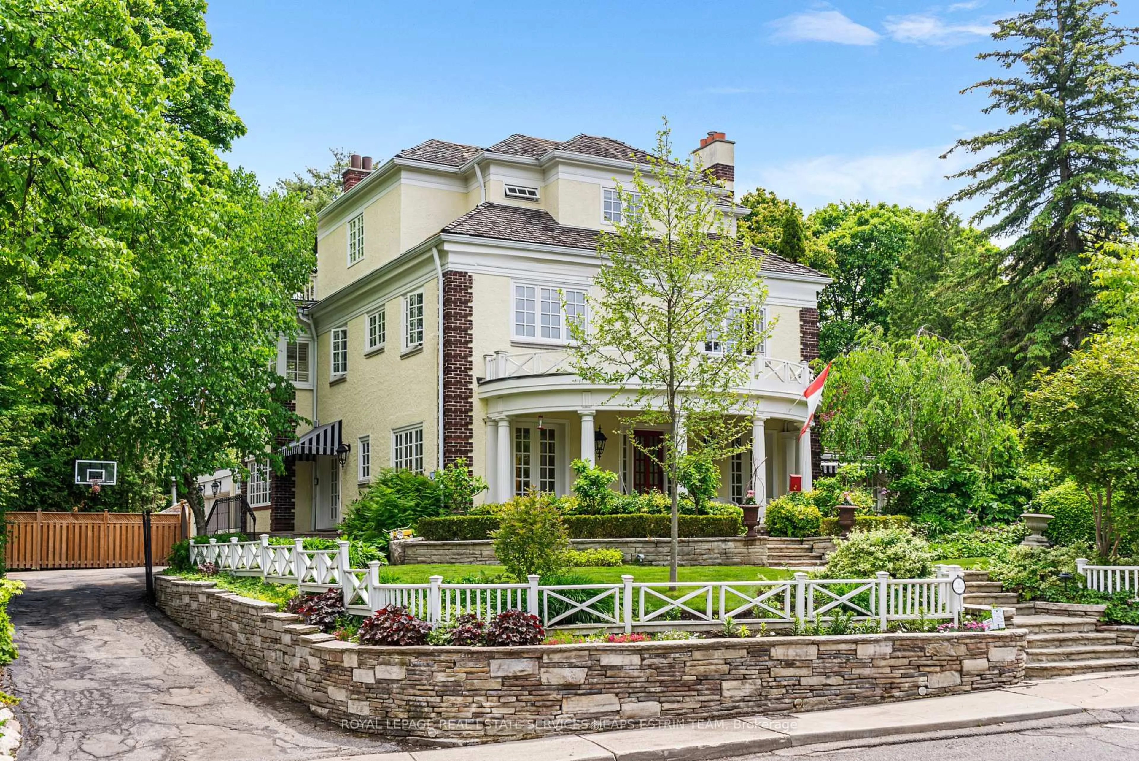 Unknown for 25 Strathgowan Cres, Toronto Ontario M4N 2Z6