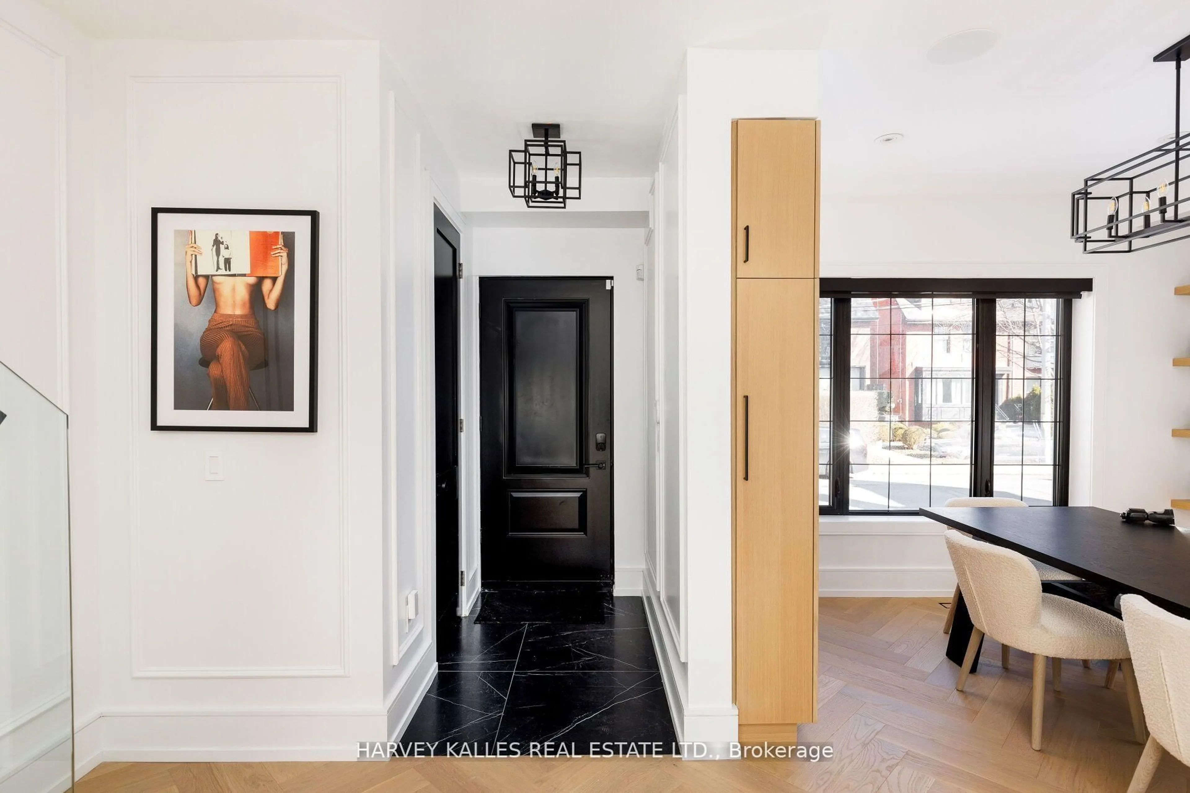 Indoor entryway for 233 MacPherson Ave, Toronto Ontario M4V 1A1