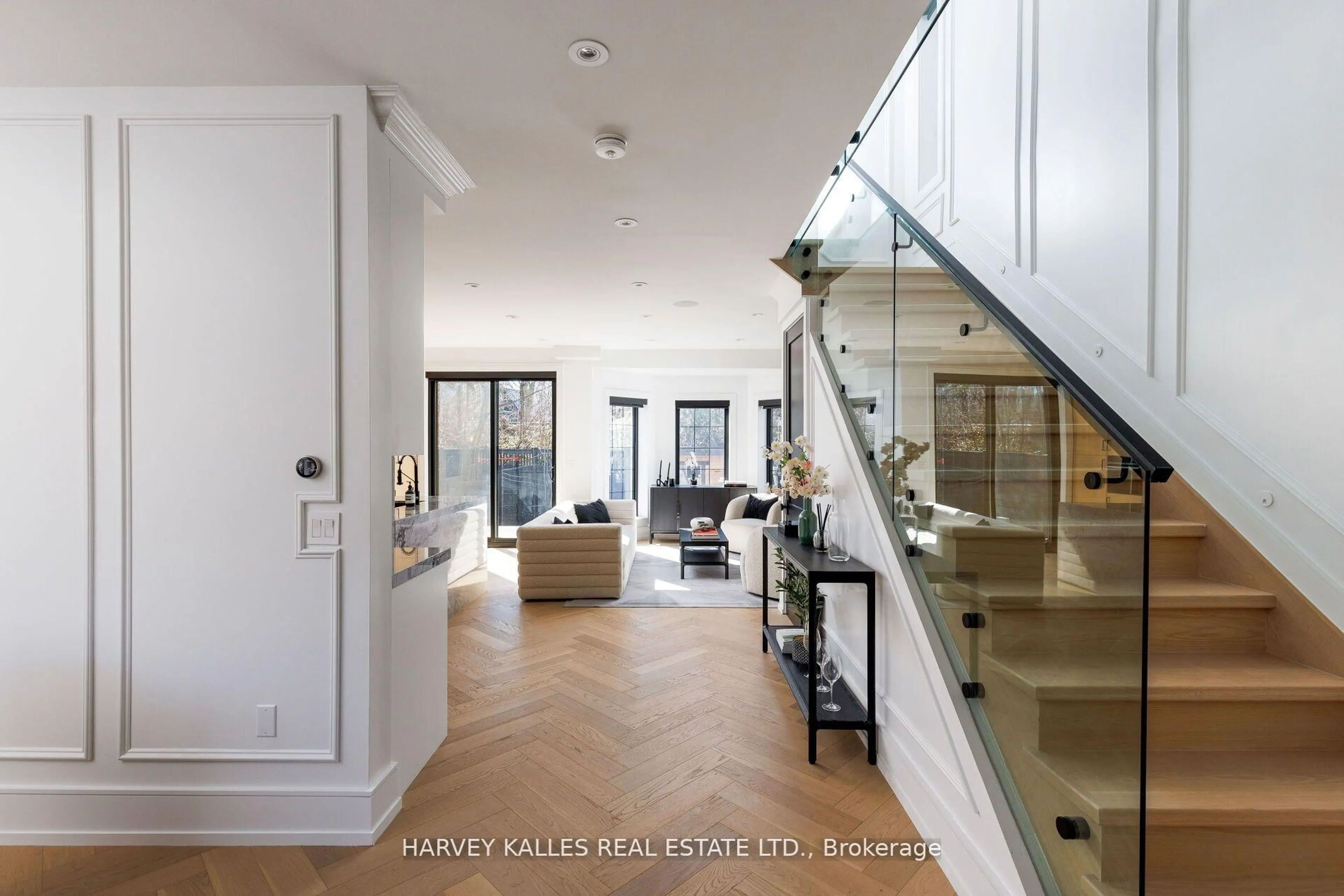 Indoor entryway for 233 MacPherson Ave, Toronto Ontario M4V 1A1