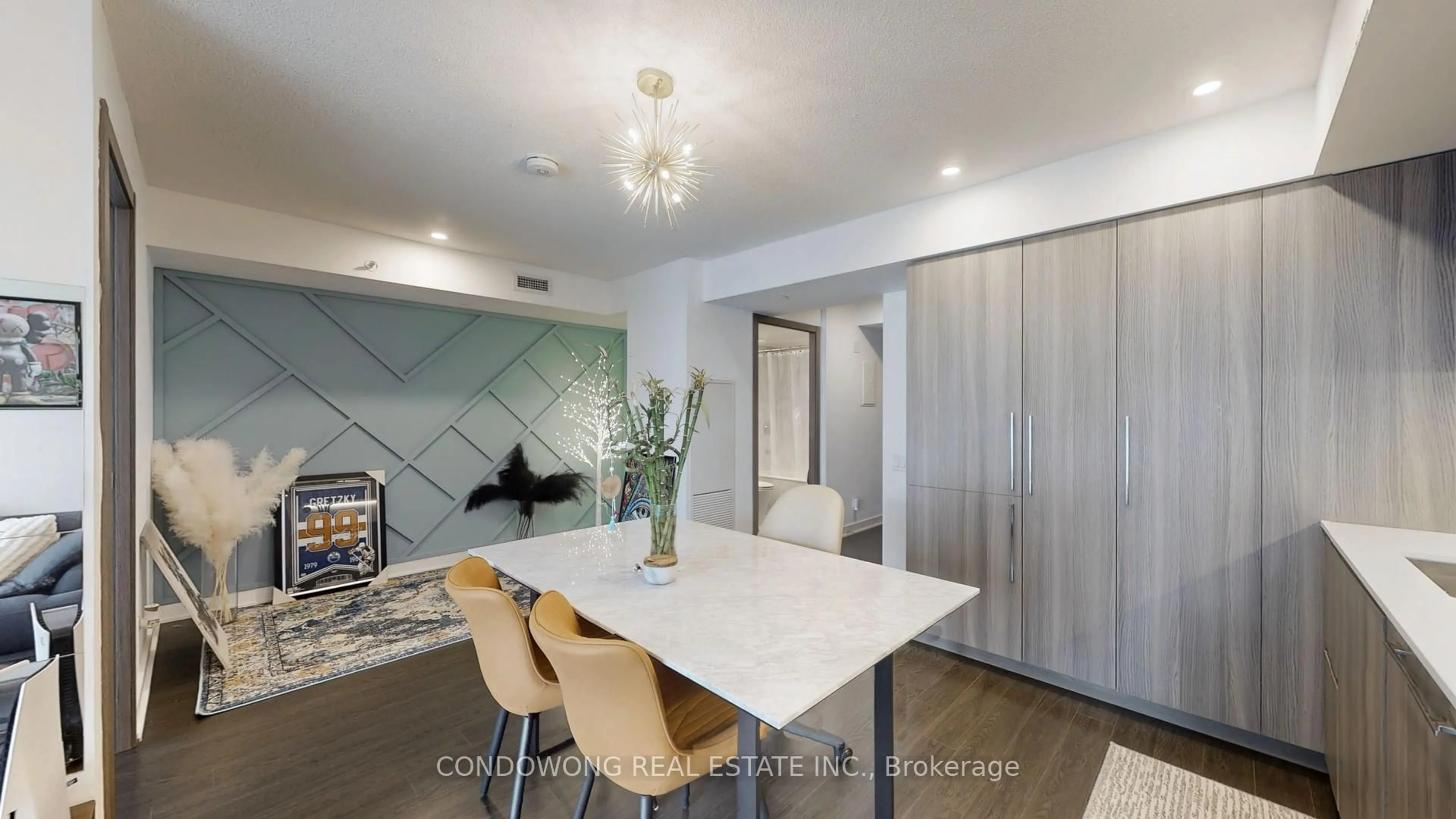 Dining room, unknown for 19 Bathurst St #1810, Toronto Ontario M5V 0N2