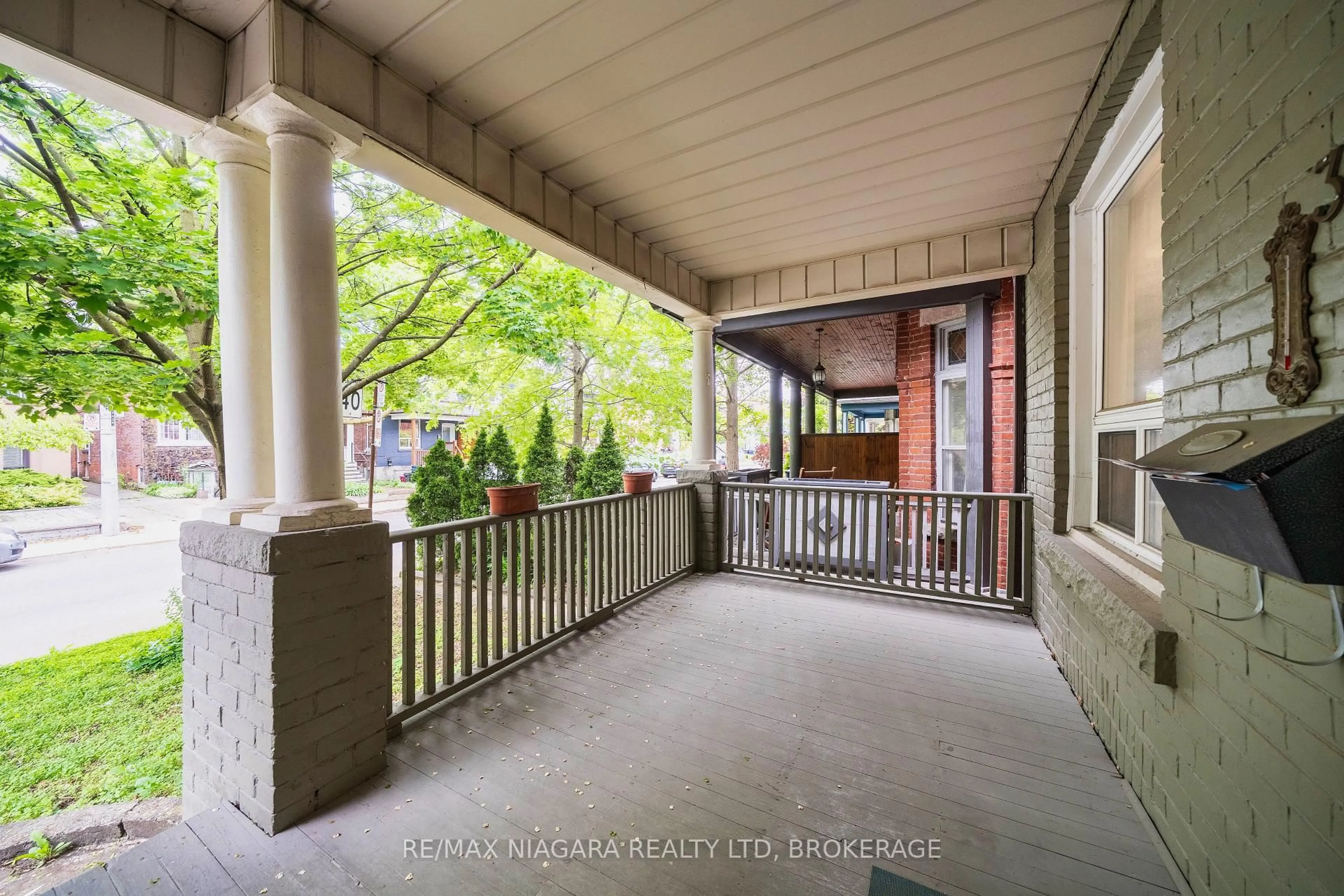Patio, street for 341 Clinton St, Toronto Ontario M6G 2Y7