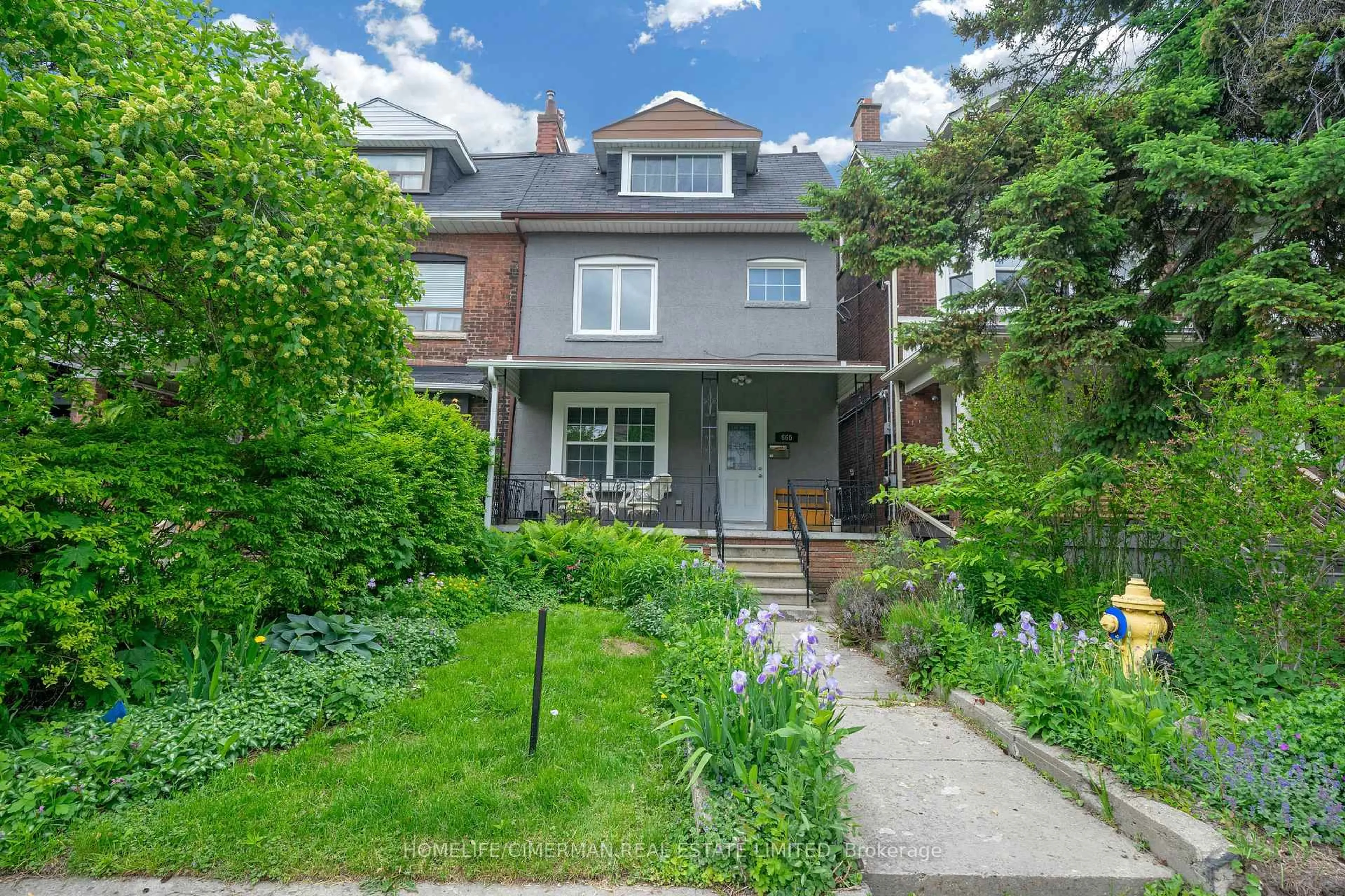 Home with brick exterior material, street for 660 Crawford St, Toronto Ontario M6G 3K2