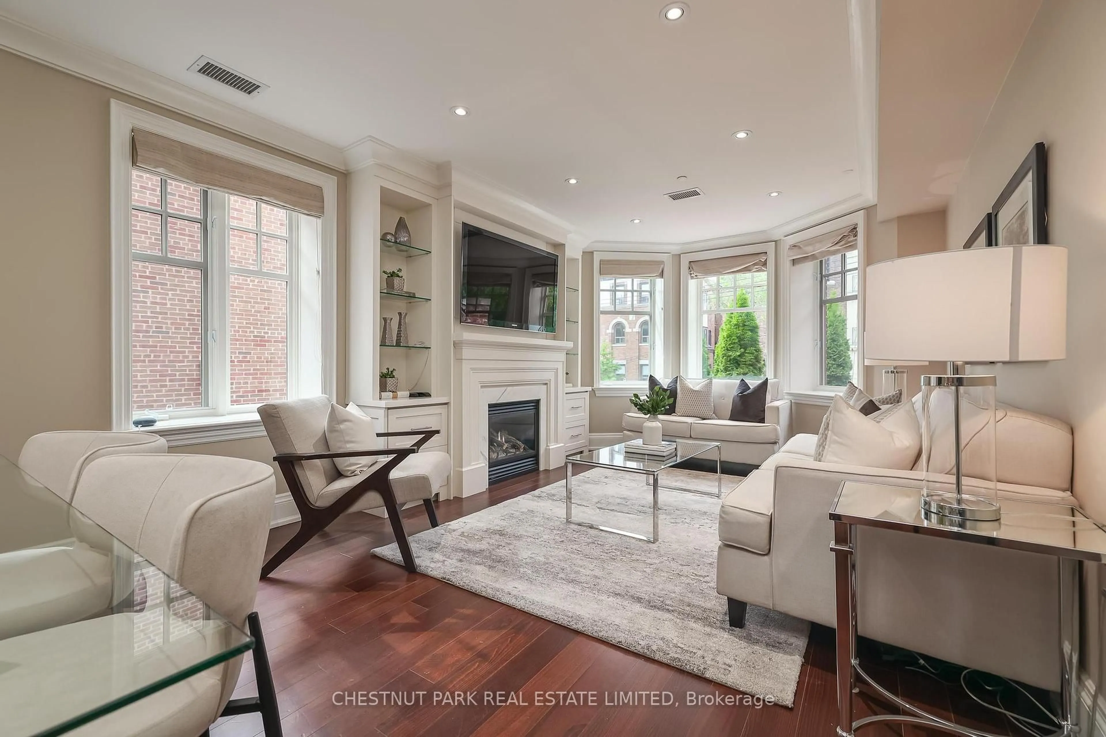 Living room with furniture, unknown for 317 Lonsdale Rd #2B, Toronto Ontario M4V 1X3