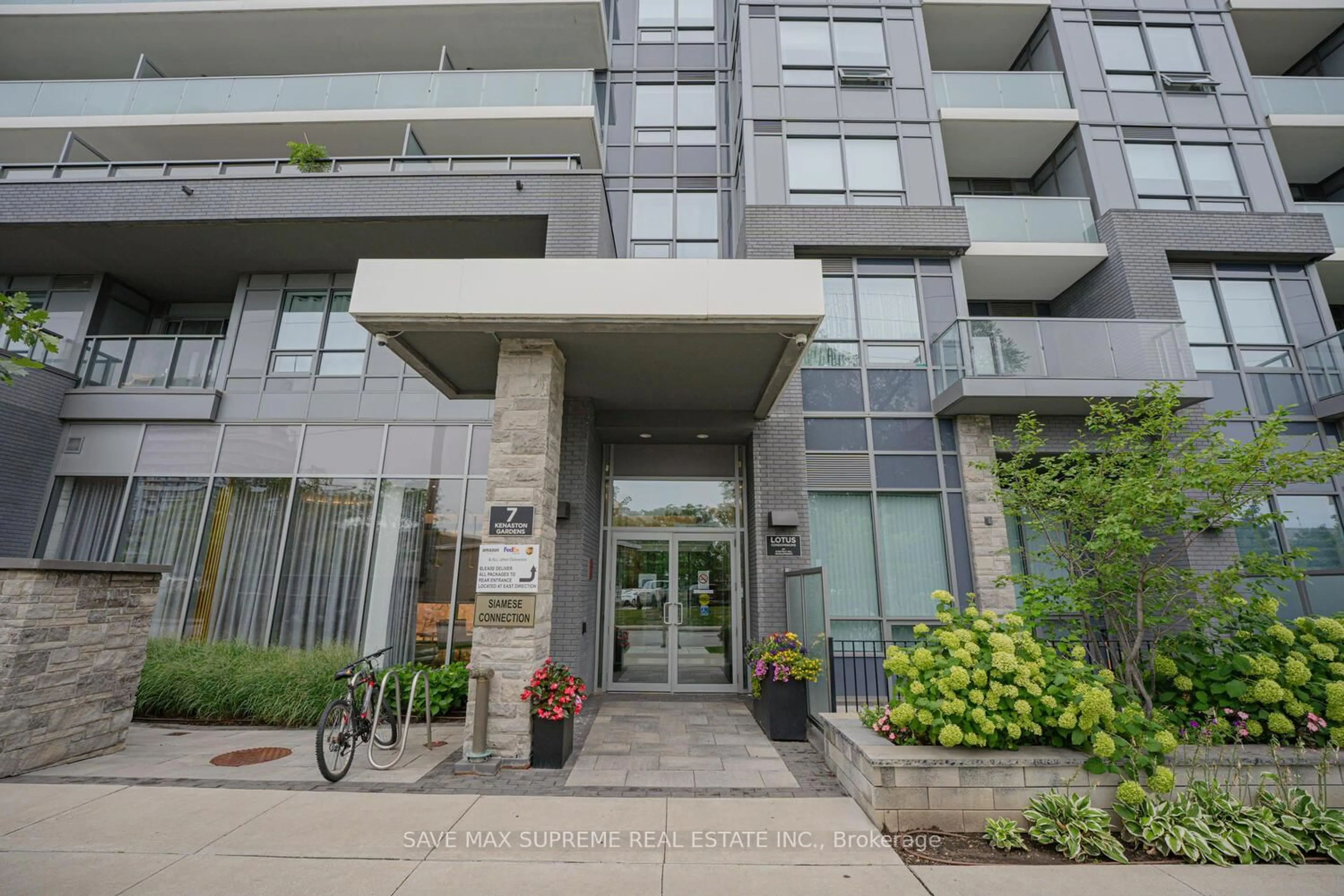 Indoor foyer for 7 Kenaston Gdns #220, Toronto Ontario M2K 0E9