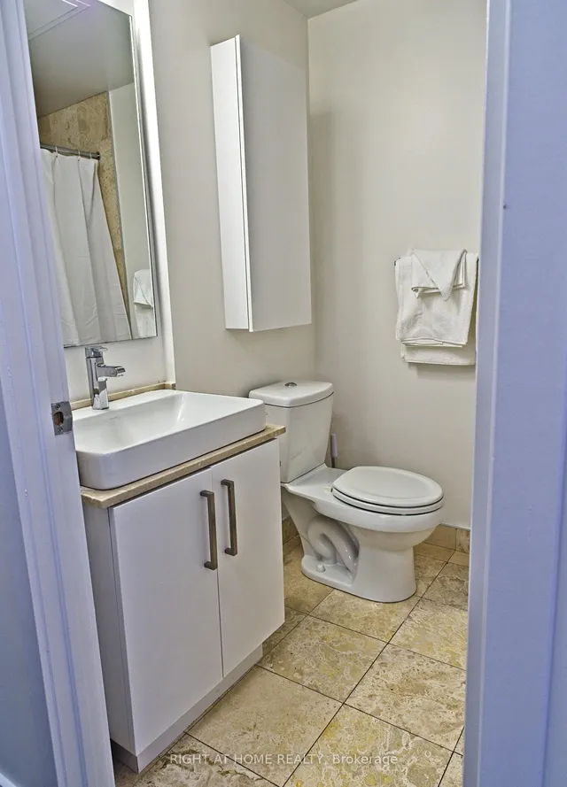 Additional image 11 of 12 York St Unit 1905