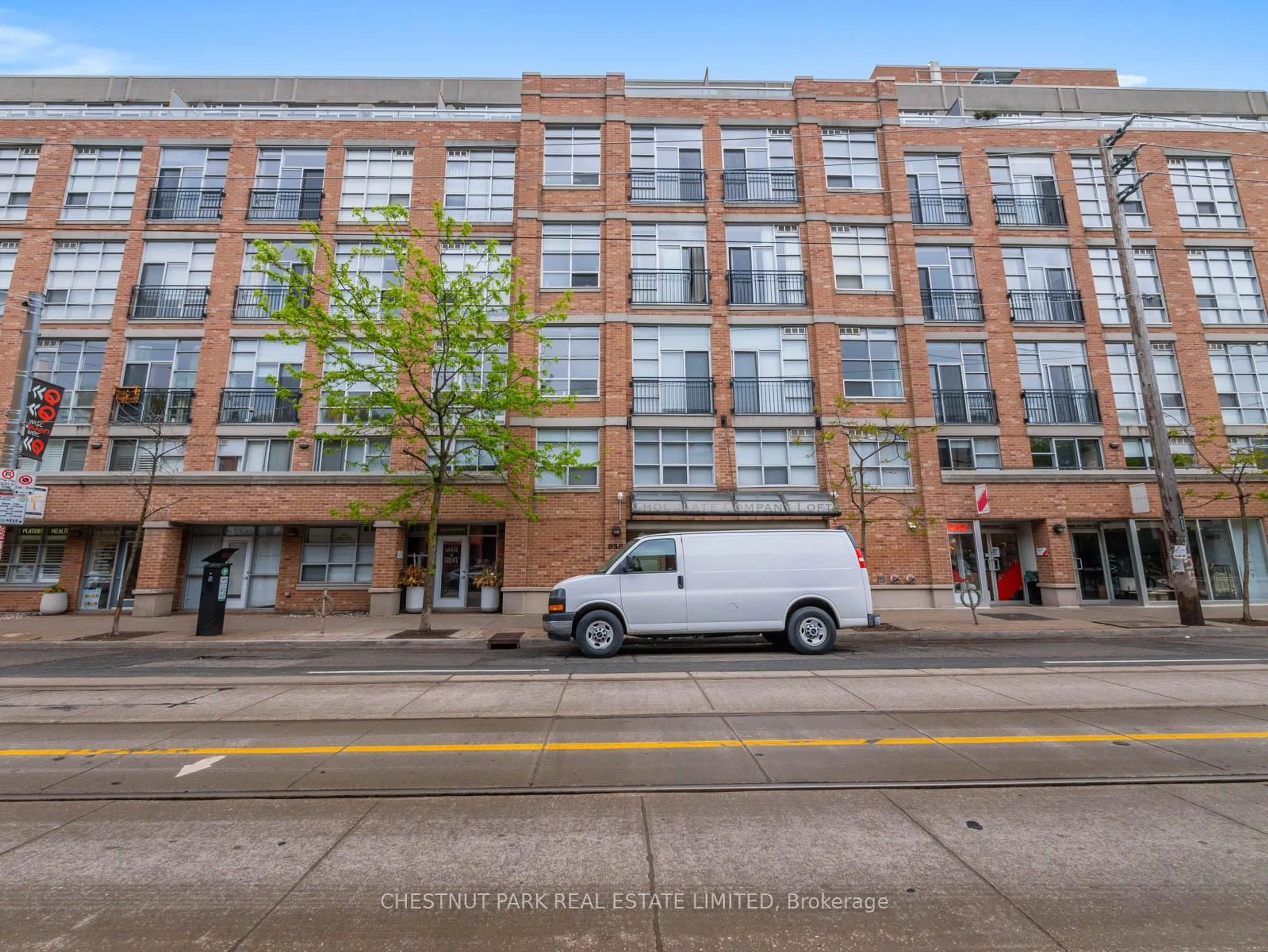 Unknown for 955 Queen St #312, Toronto Ontario M6J 3X5