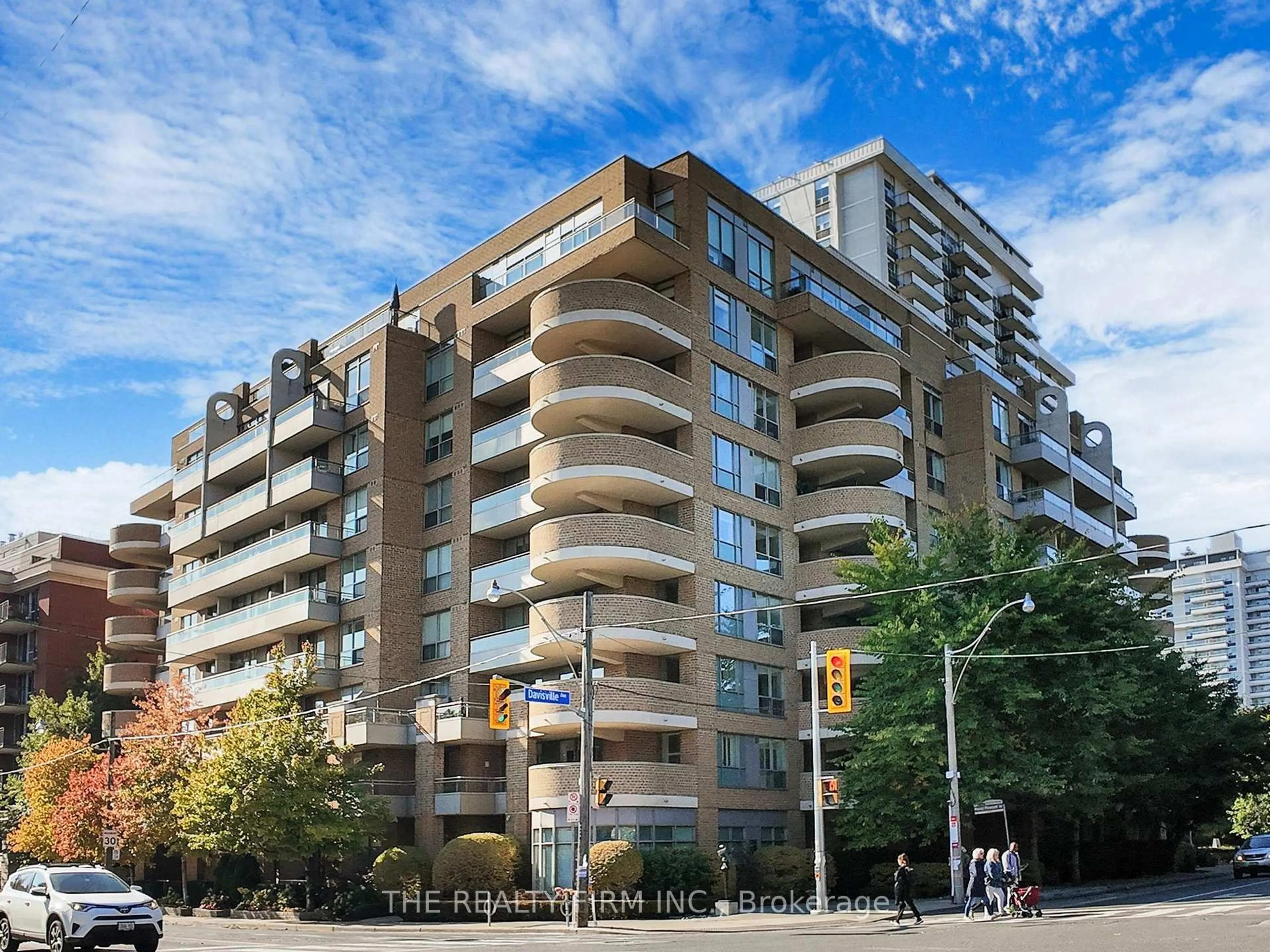 A pic from outside/outdoor area/front of a property/back of a property/a pic from drone, unknown for 245 Davisville Ave #517, Toronto Ontario M4S 3H4