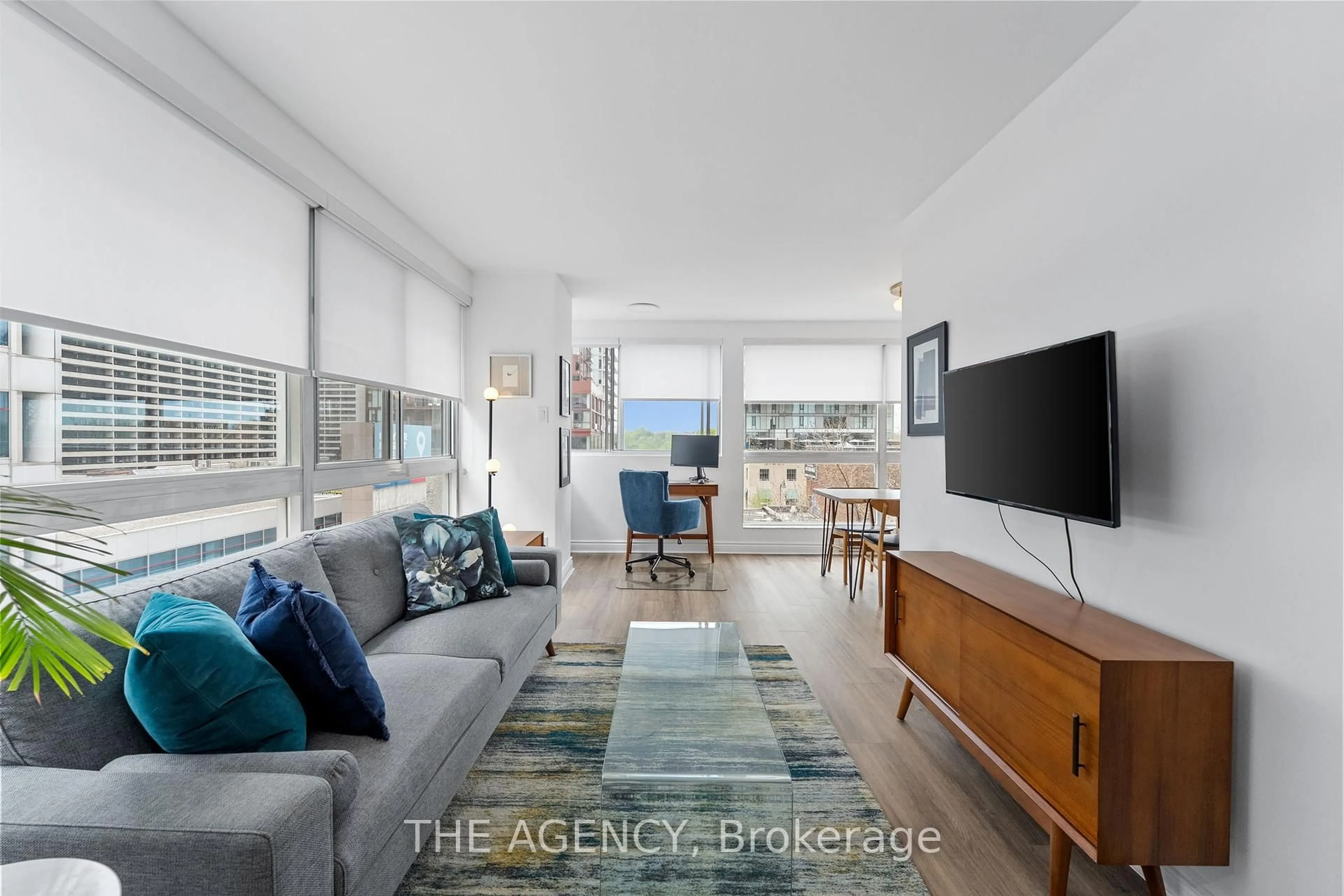 Living room with furniture, unknown for 7 Broadway Ave #509, Toronto Ontario M4P 3C5