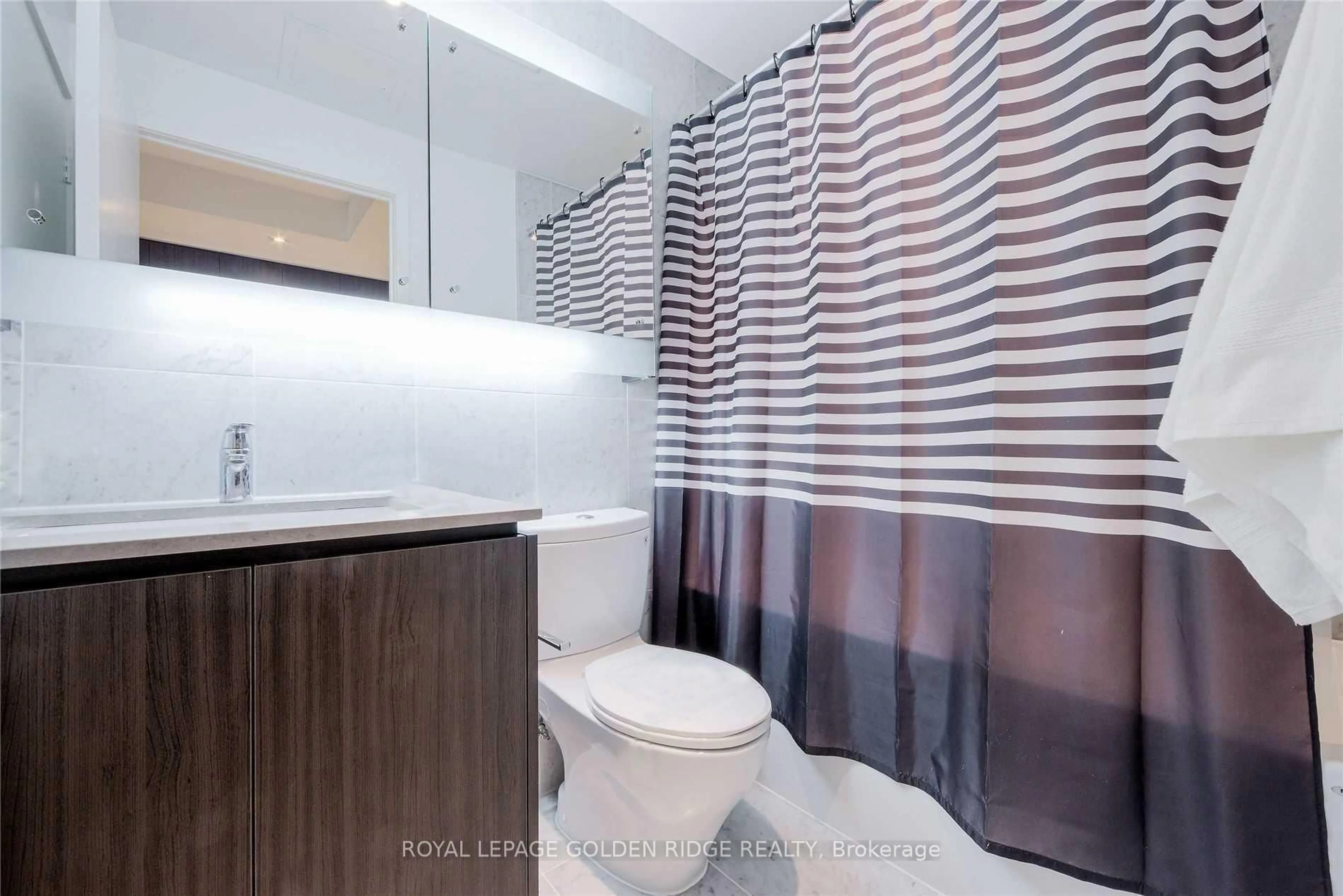 Standard bathroom, unknown for 117 McMahon Dr #1108, Toronto Ontario M2K 0E4