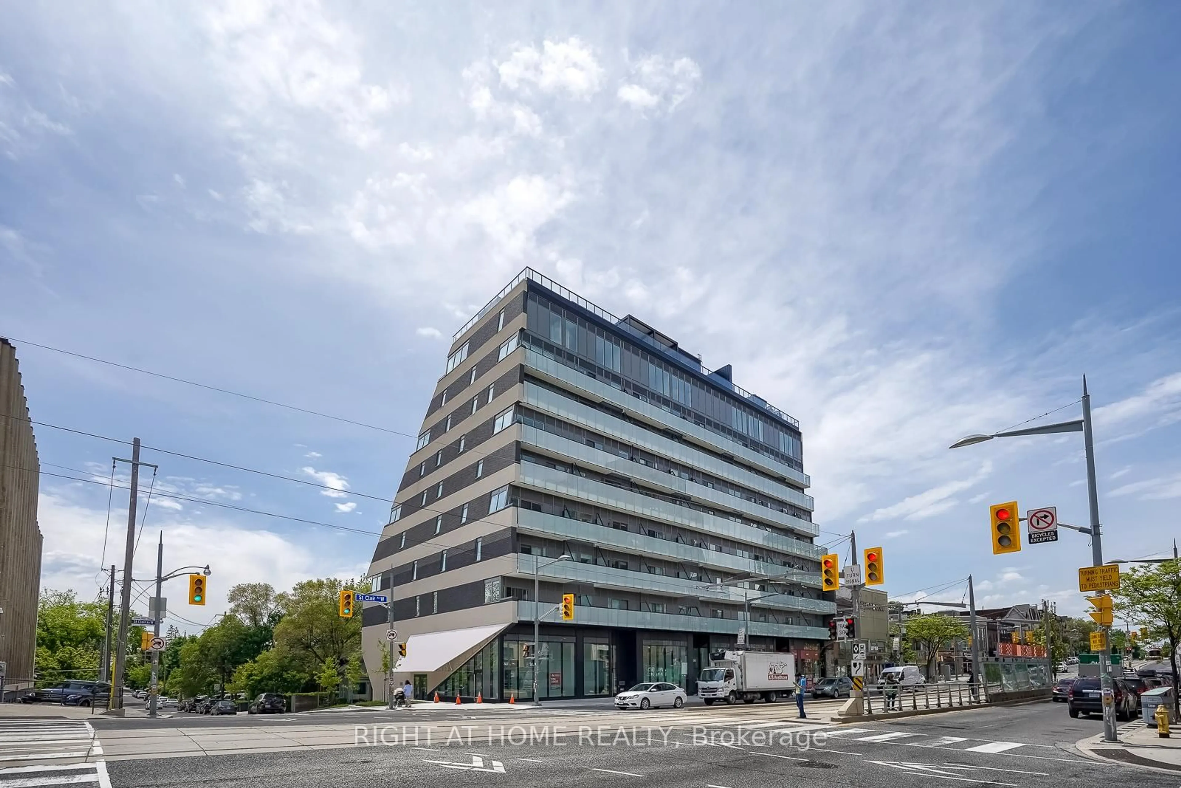 Unknown for 863 St. Clair Ave #410, Toronto Ontario M6C 1C4