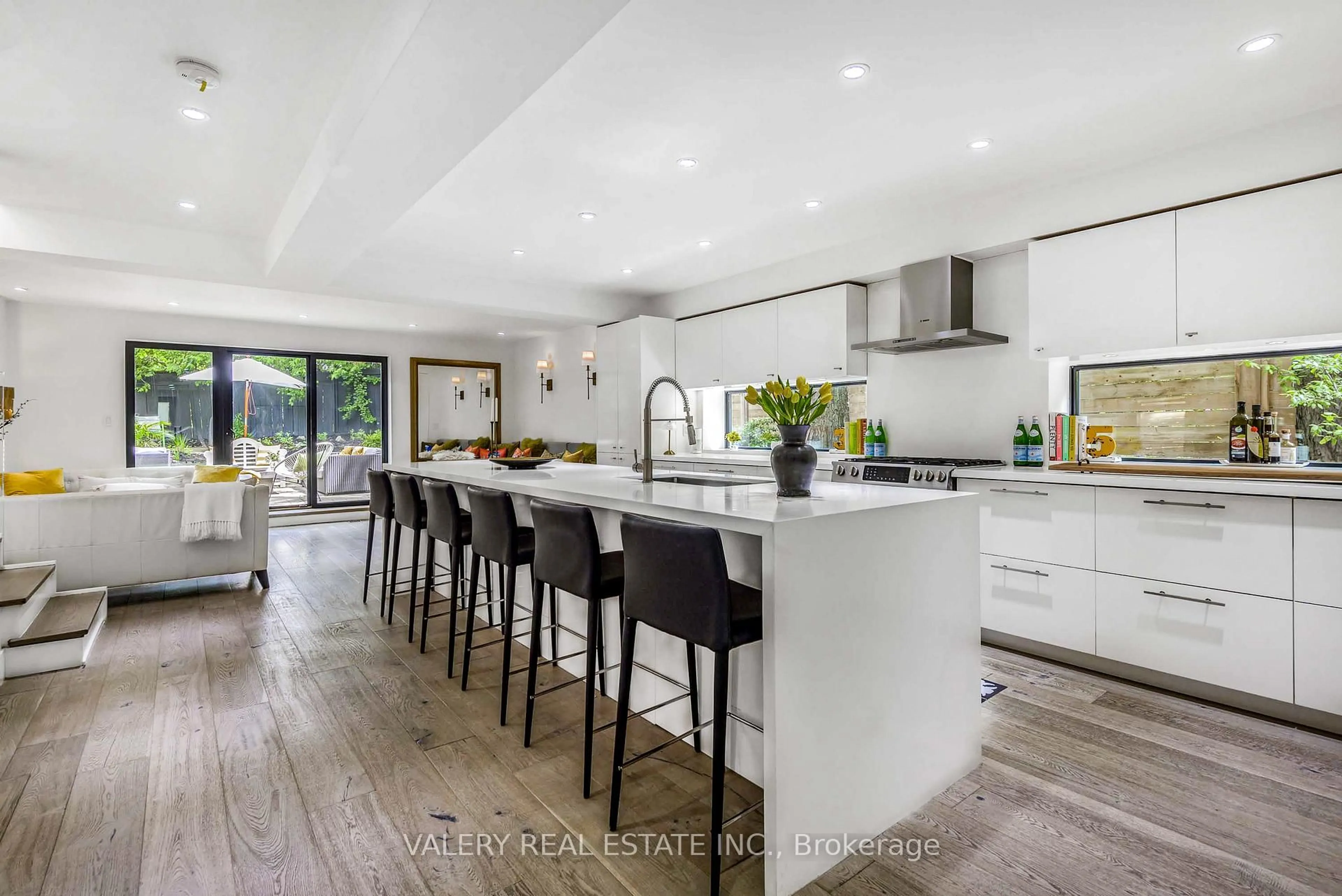 Open concept kitchen, unknown for 9 Georgian Crt, Toronto Ontario M4P 2J7