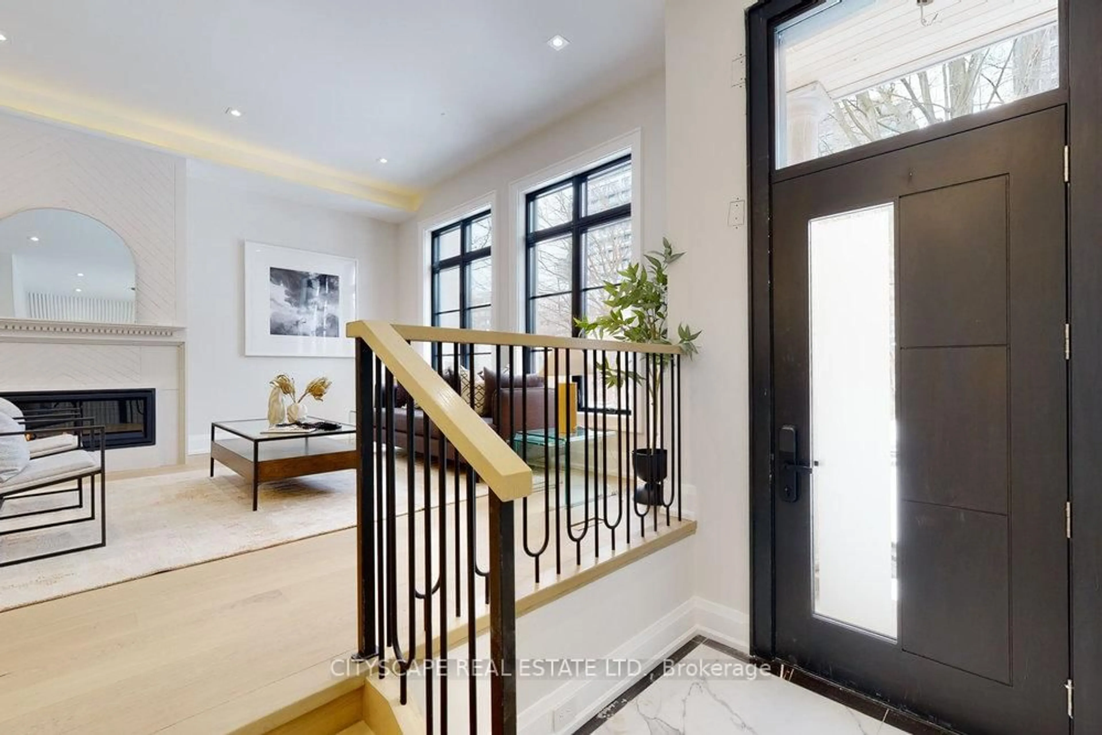 Indoor entryway for 81A Oriole Rd, Toronto Ontario M4V 2G2