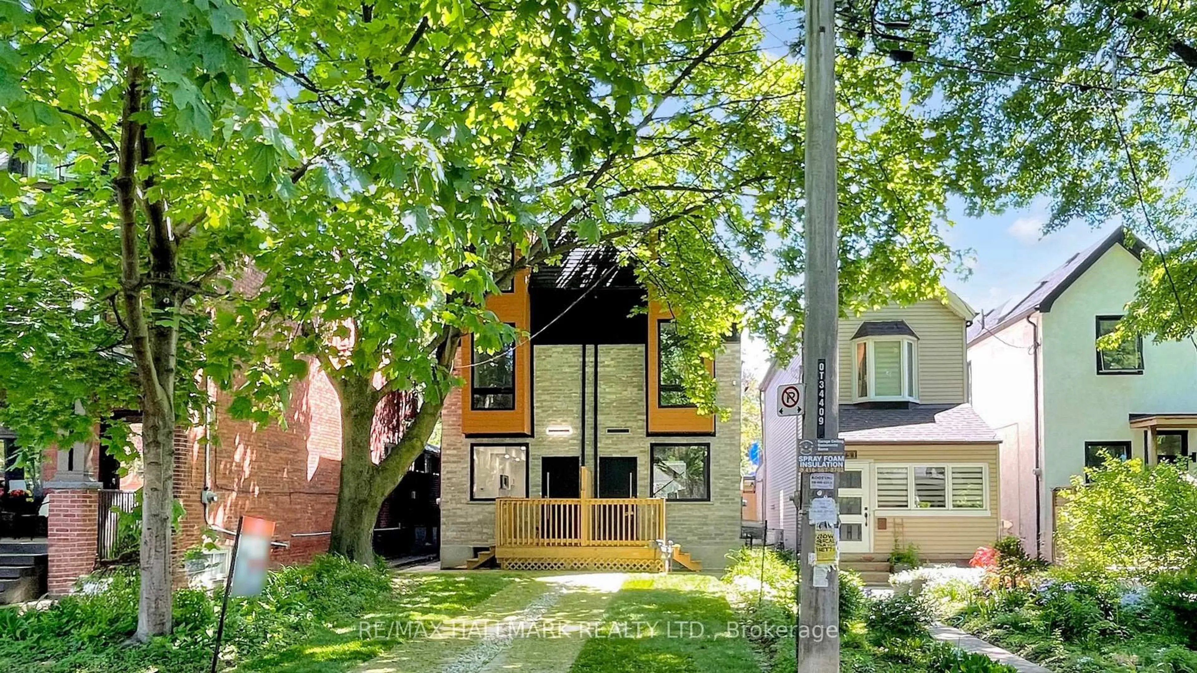 Unknown for 755 Manning Ave, Toronto Ontario M6G 2W5