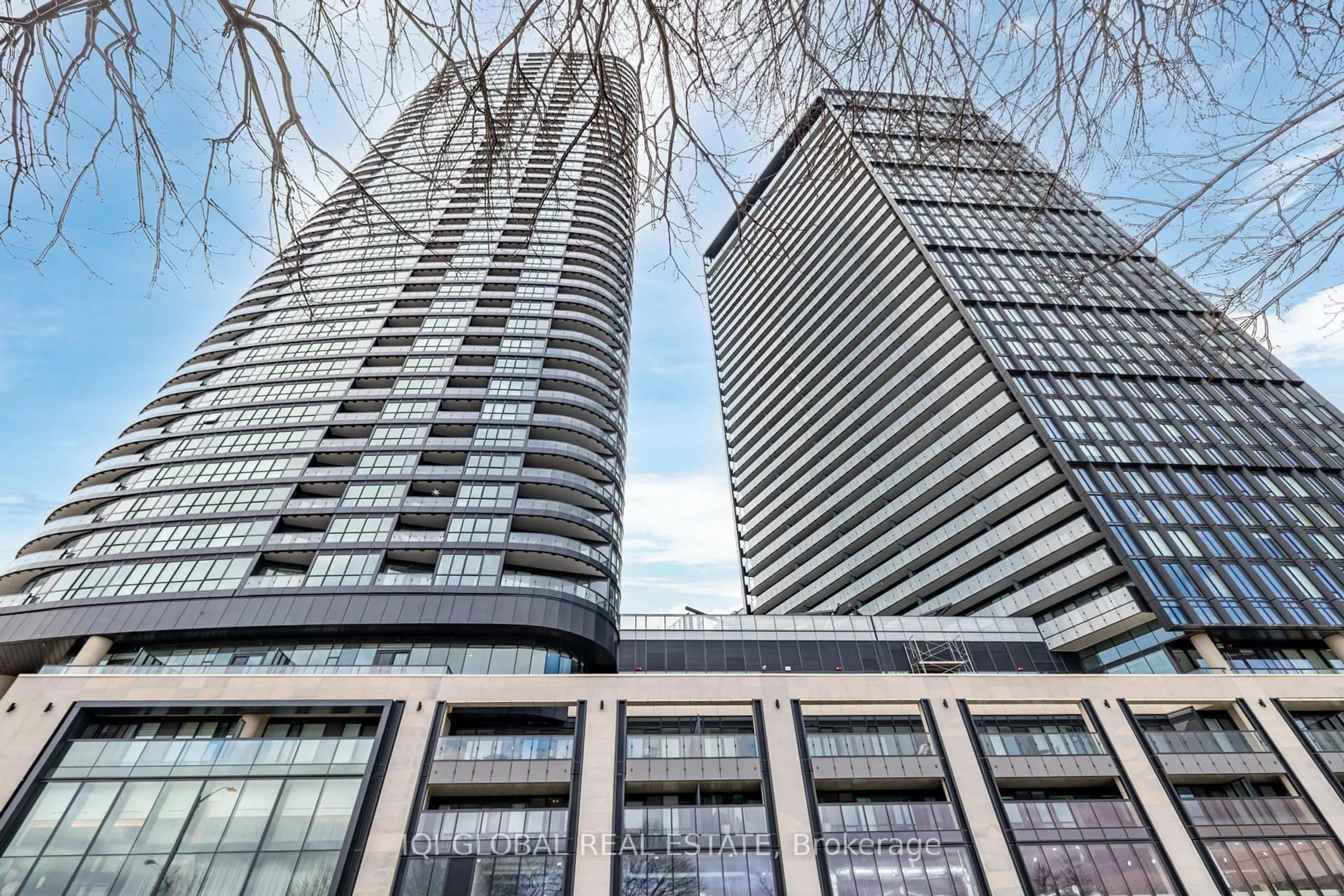 Unknown for 585 Bloor St #922, Toronto Ontario M4W 0B3