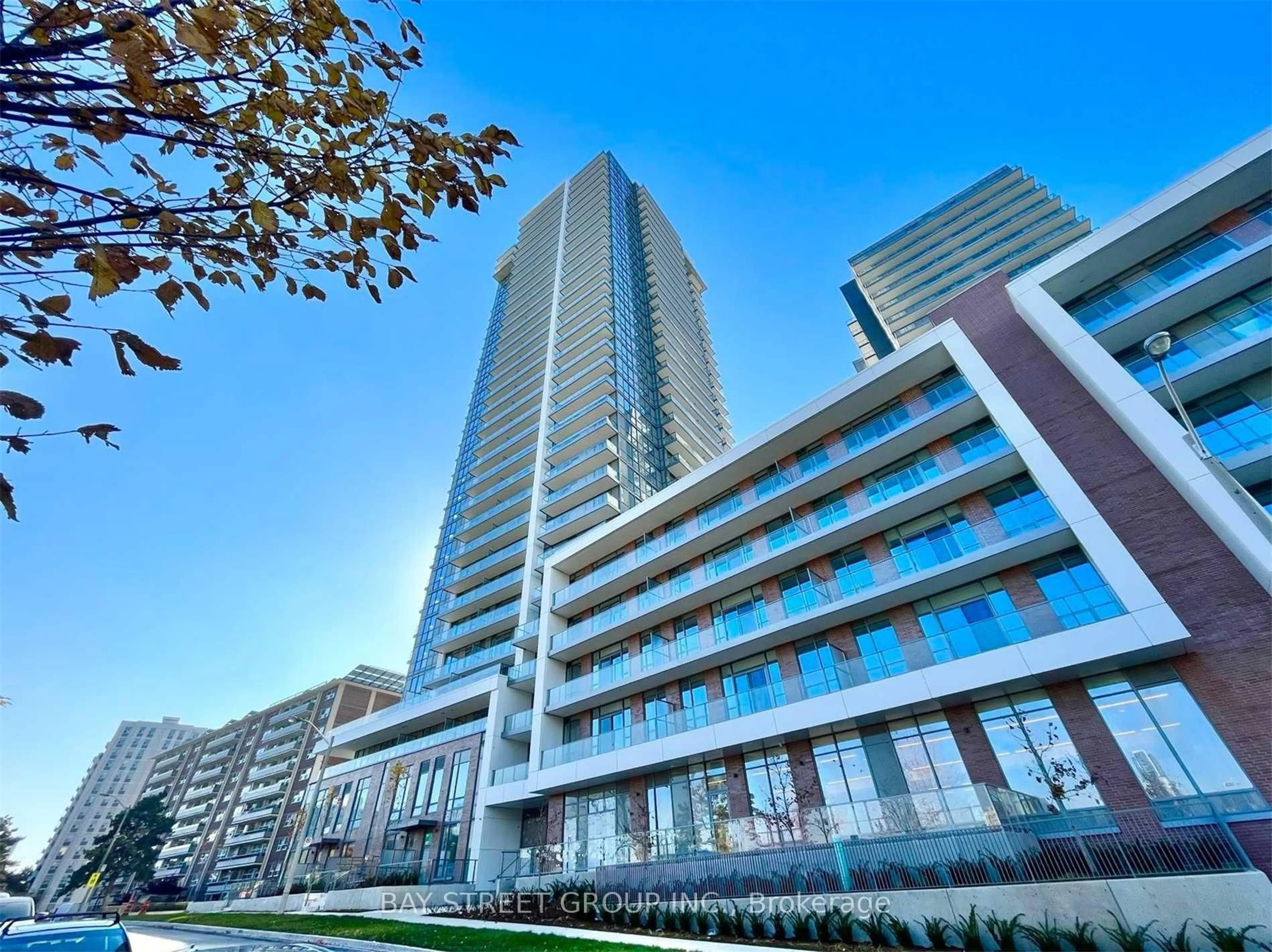 Indoor foyer for 36 Forest Manor Rd #521, Toronto Ontario M2J 1M1