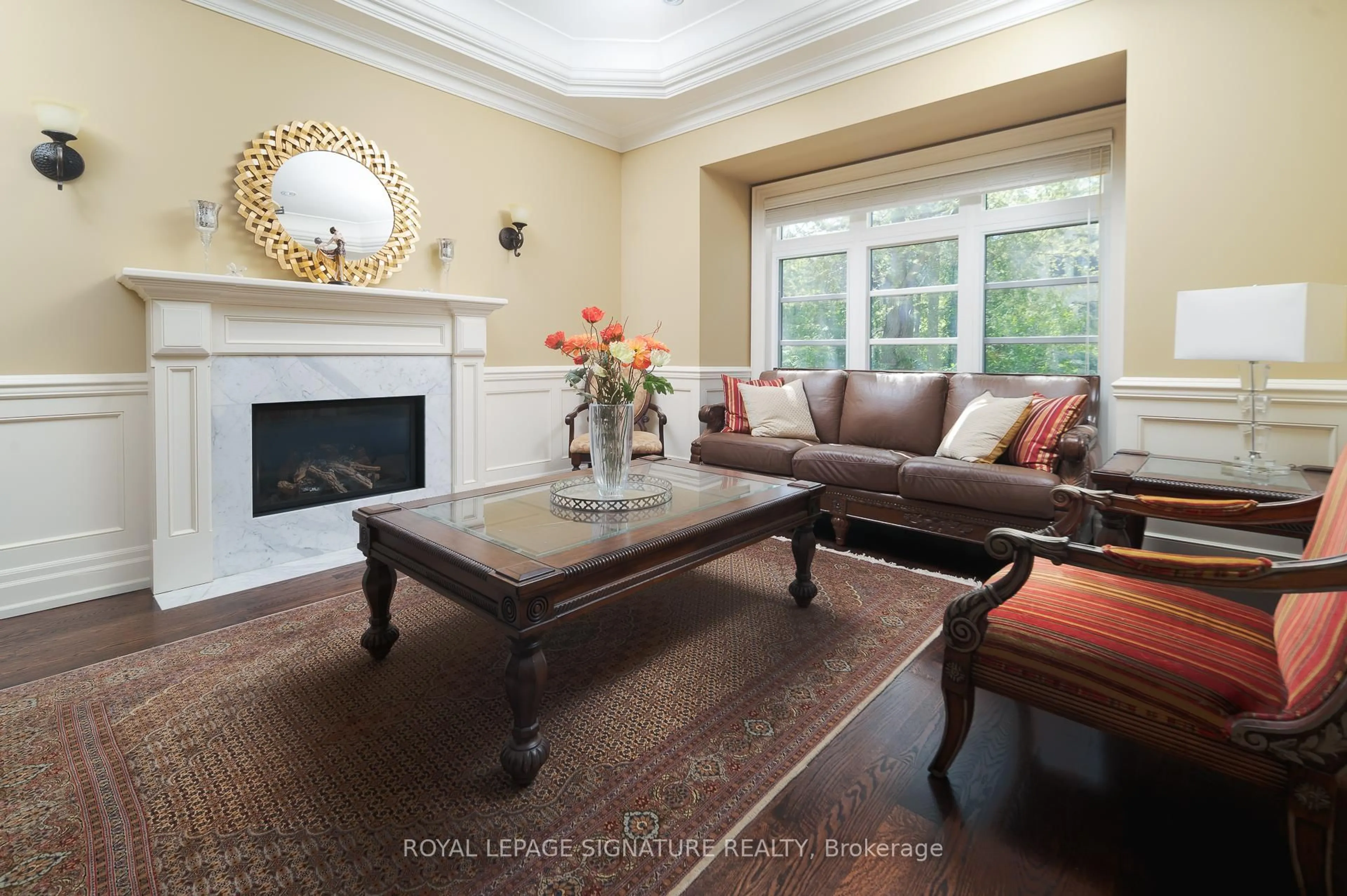Living room with furniture, unknown for 43 Fenn Ave, Toronto Ontario M2L 1M7