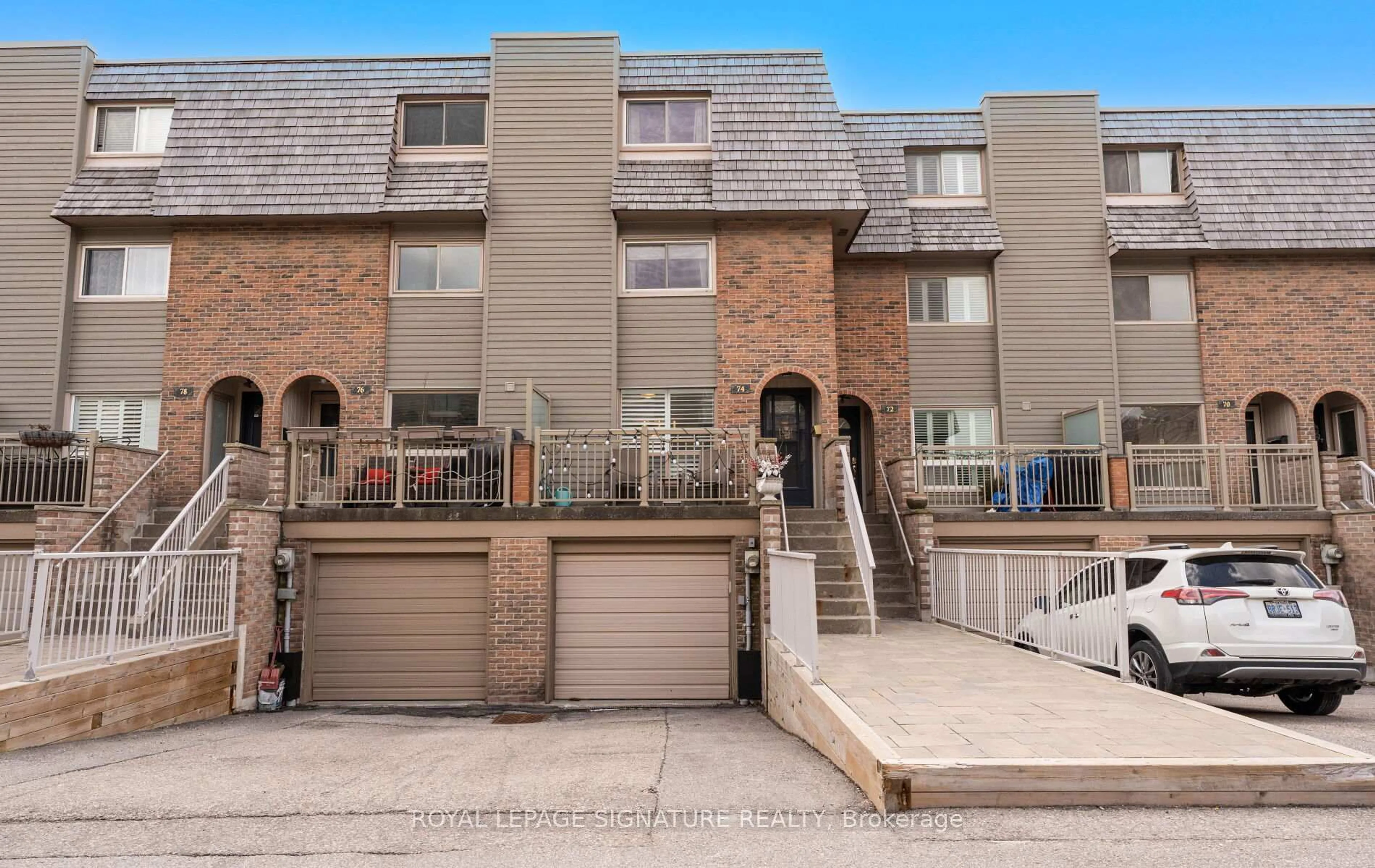 Unknown for 74 Dutch Myrtle Way, Toronto Ontario M3B 3K8