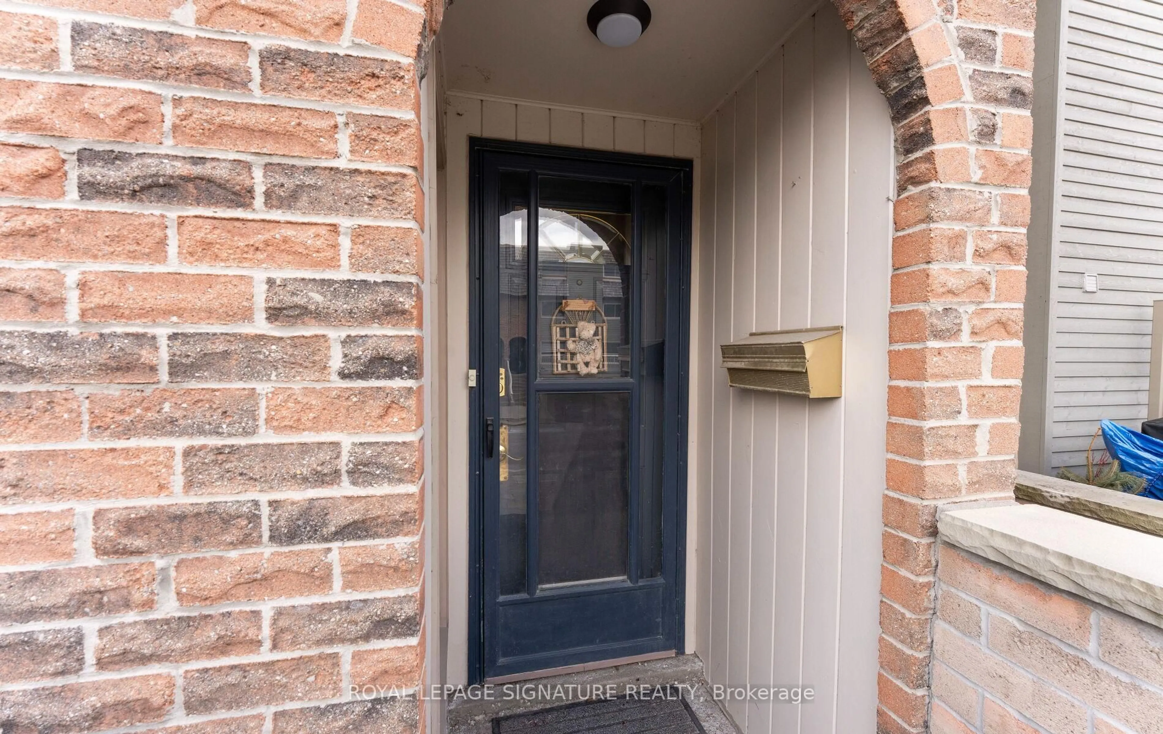 Indoor entryway for 74 Dutch Myrtle Way, Toronto Ontario M3B 3K8