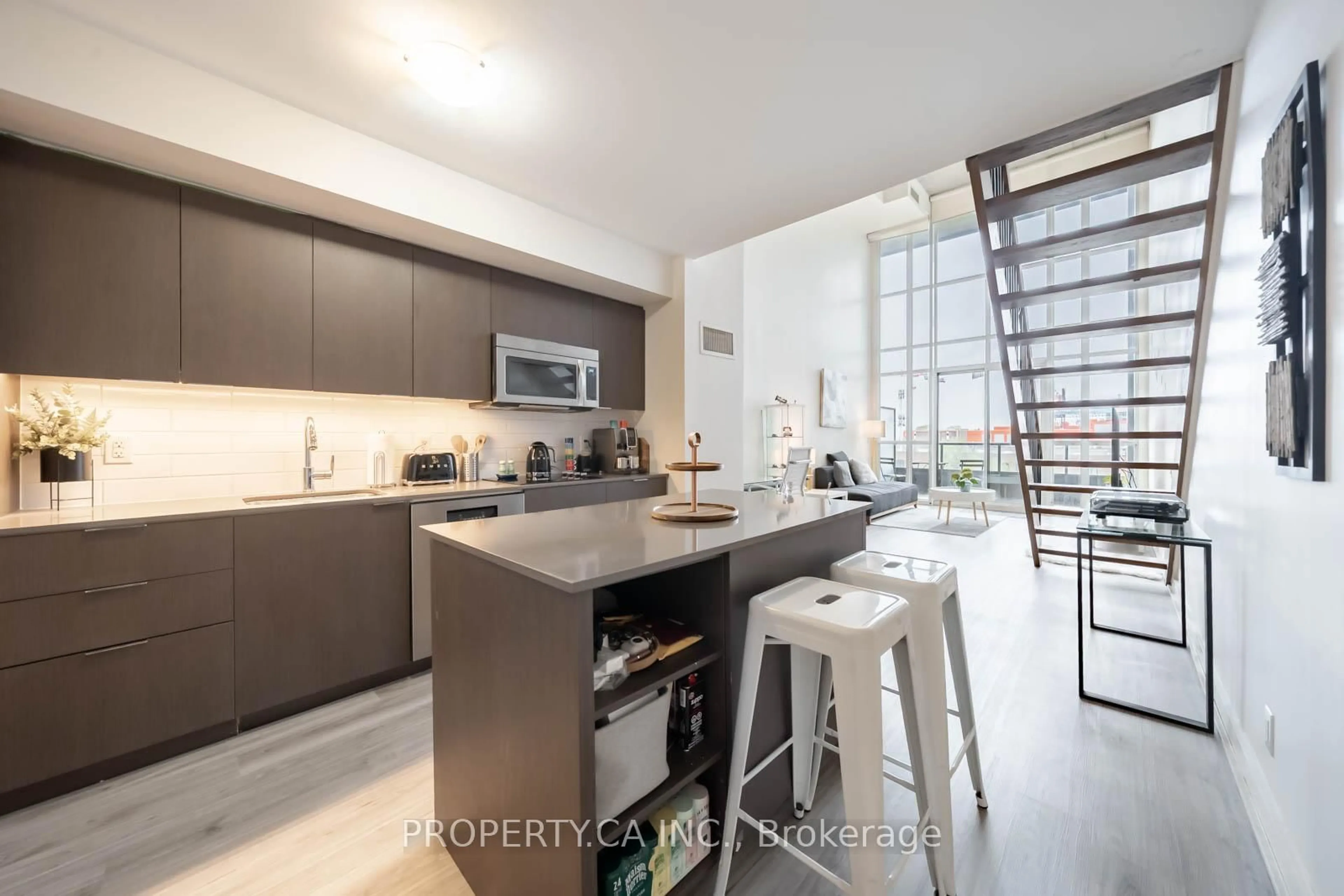 Open concept kitchen, unknown for 5 Hanna Ave #446, Toronto Ontario M6K 0B3
