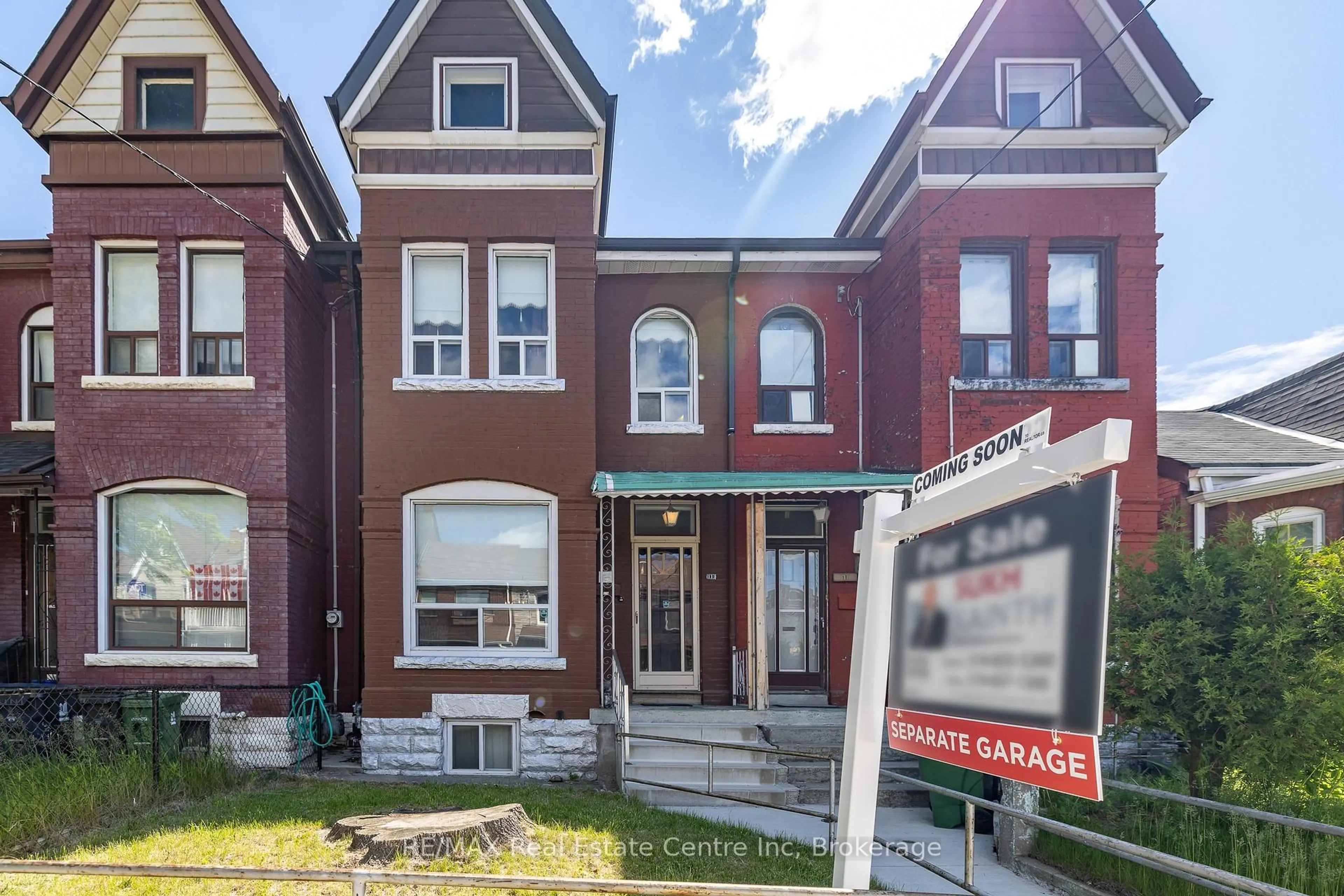 Home with brick exterior material, street for 11.5 Lippincott St, Toronto Ontario M5T 2R4