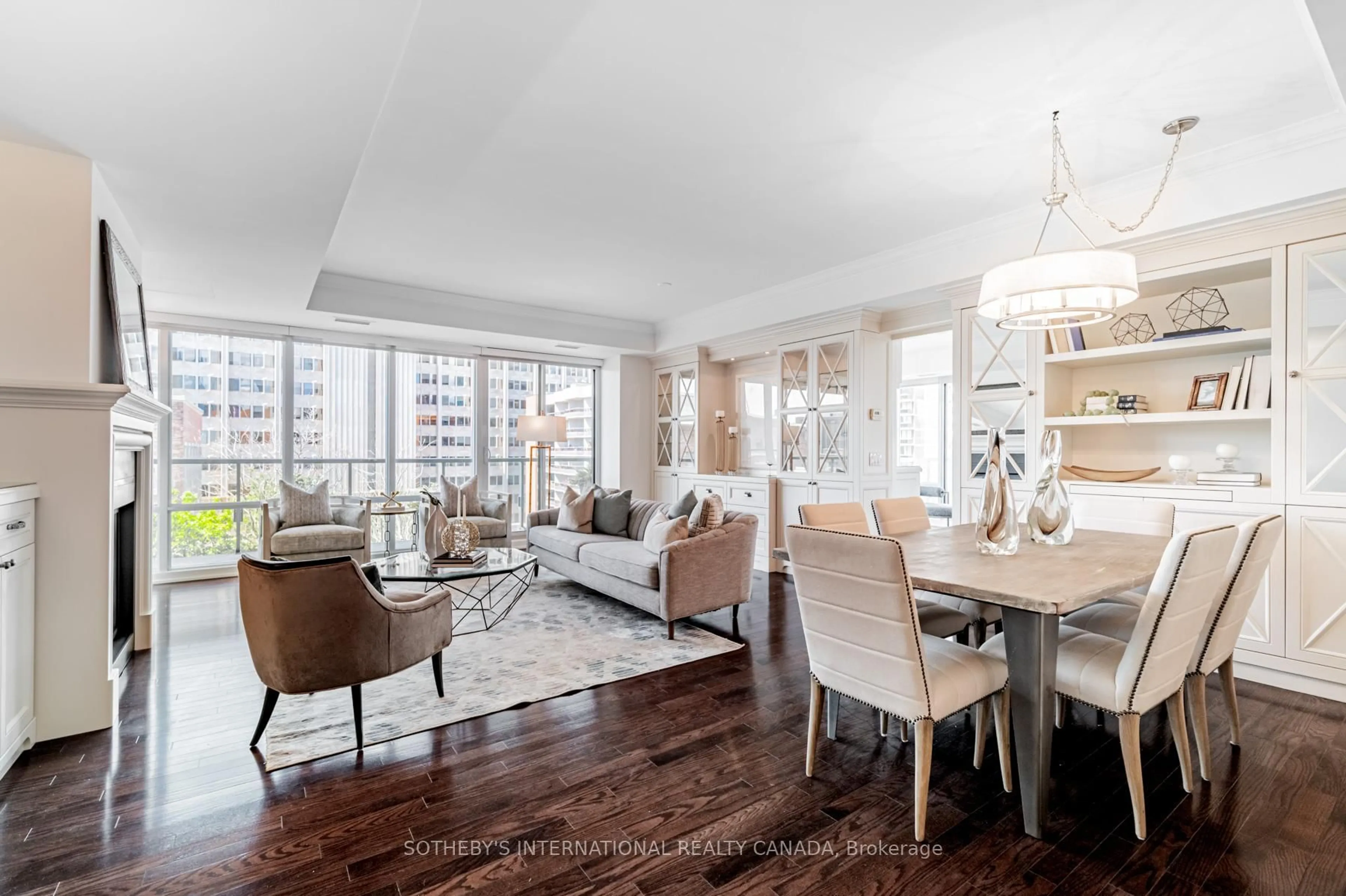 Dining room, wood/laminate floor for 1 Bedford Rd #811, Toronto Ontario M5R 2B5