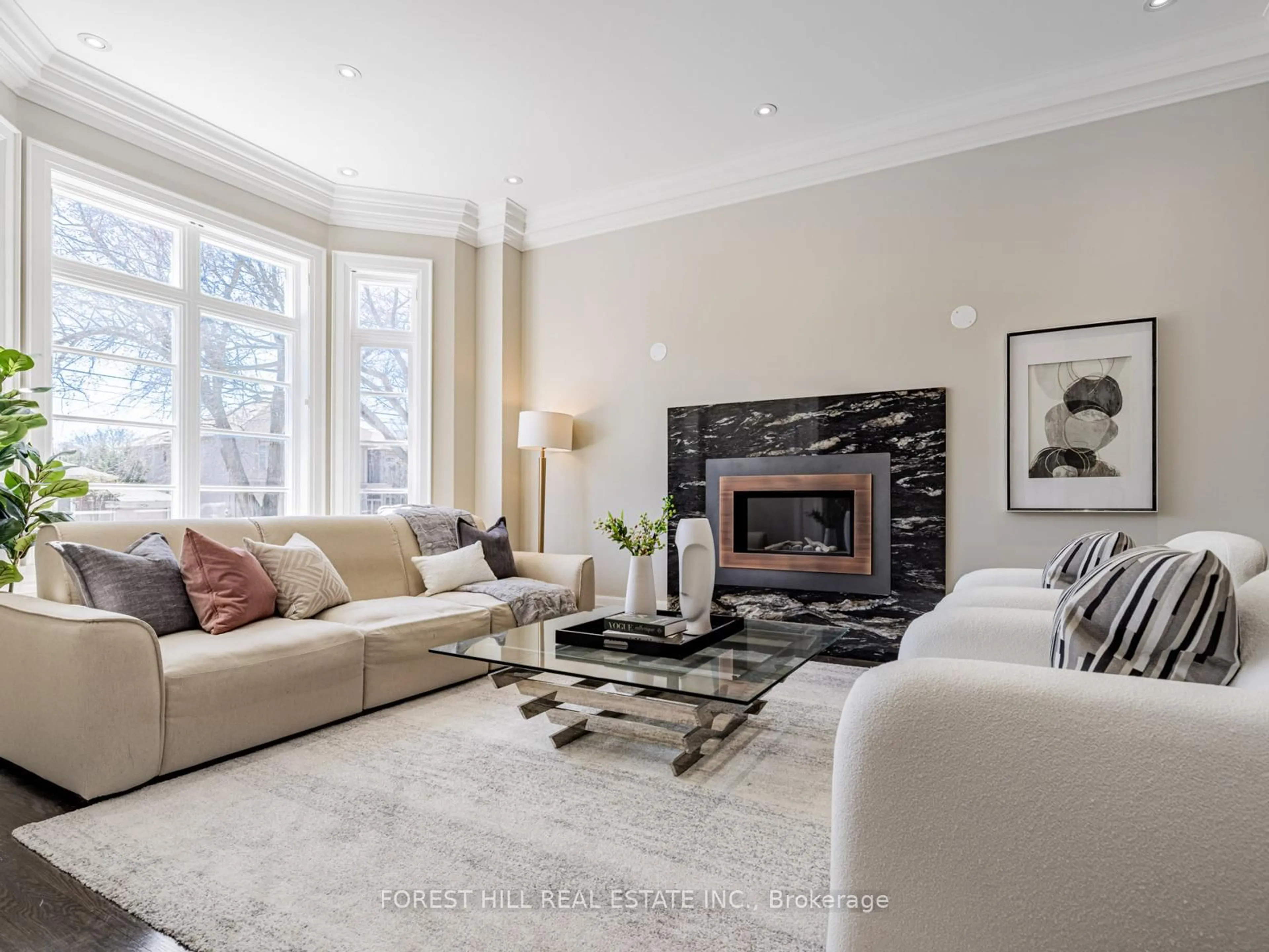 Living room with furniture, unknown for 276 Dunview Ave, Toronto Ontario M2N 4J5