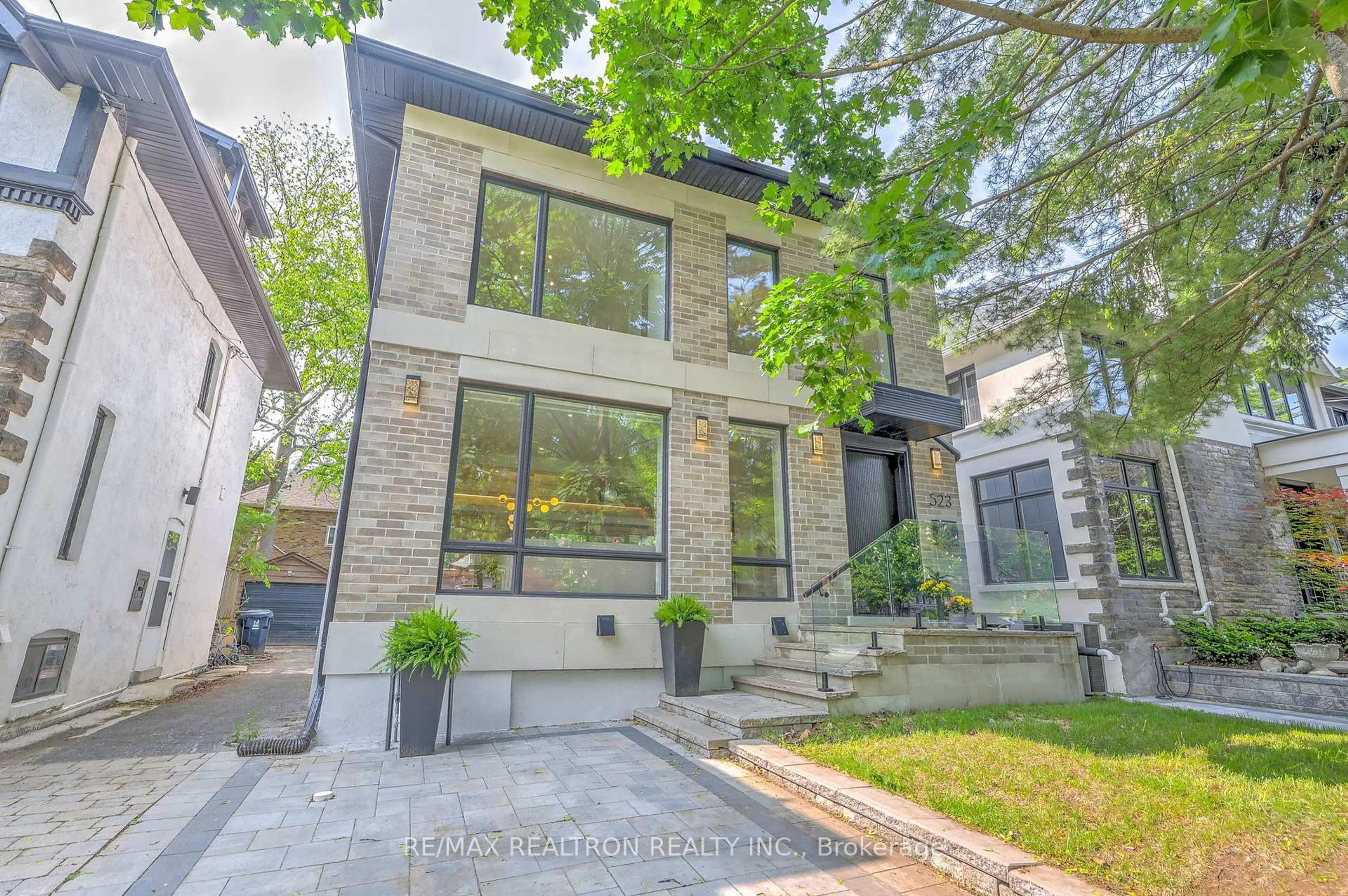 Home with brick exterior material, street for 523 Briar Hill Ave, Toronto Ontario M5N 1N1