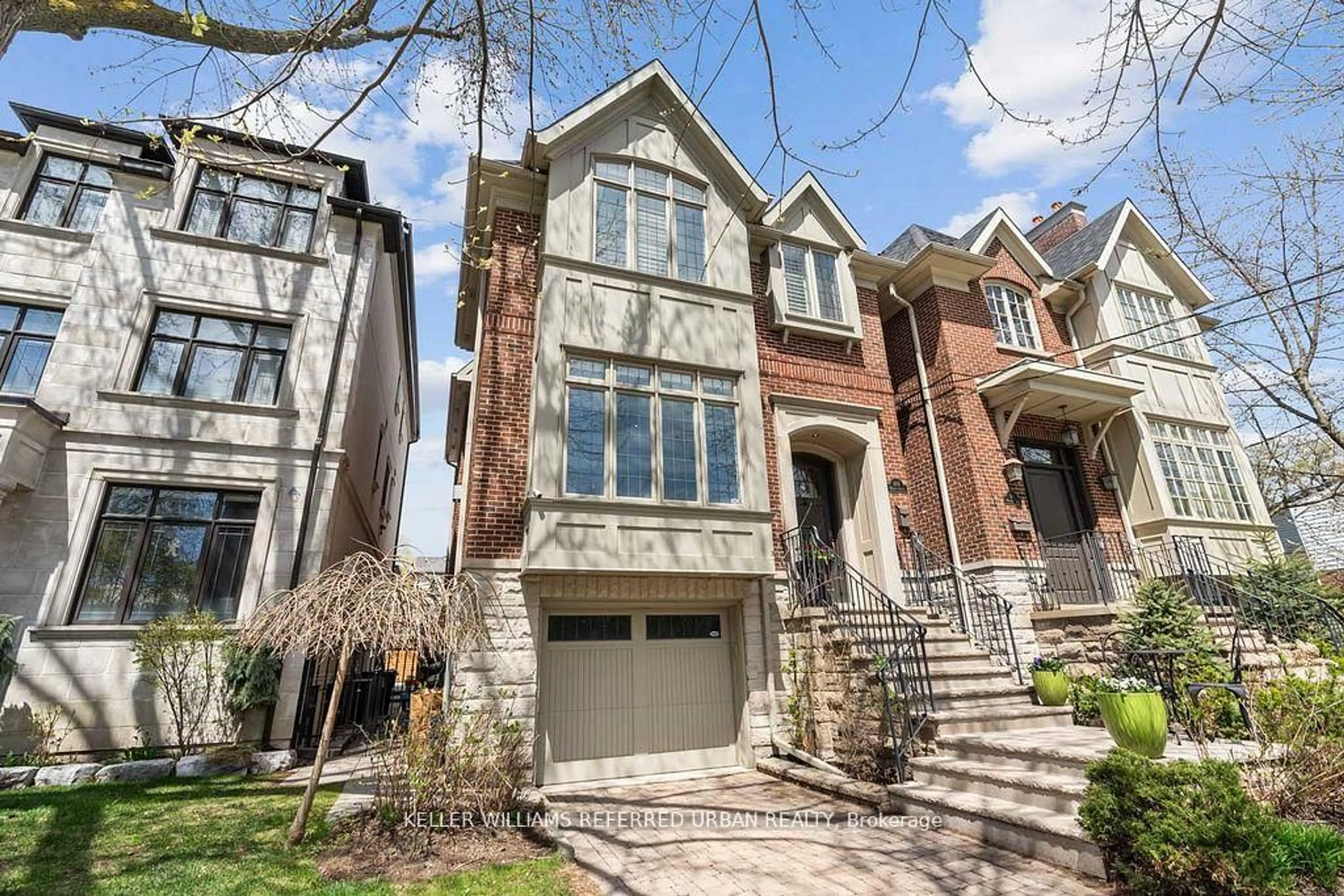 Home with brick exterior material, street for 100 Woburn Ave, Toronto Ontario M5M 1K7