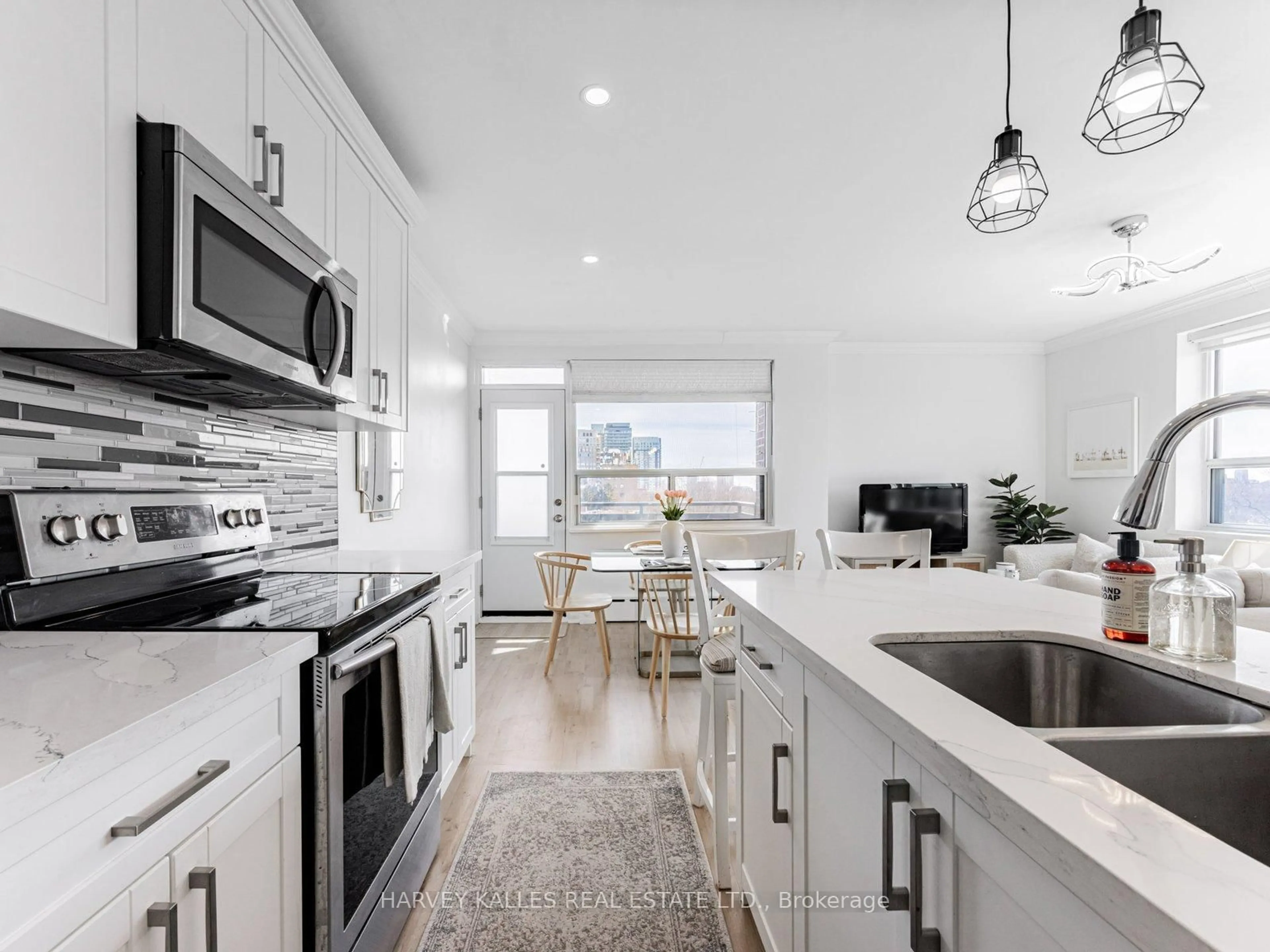 Open concept kitchen, unknown for 78 Warren Rd #701, Toronto Ontario M4V 2R6
