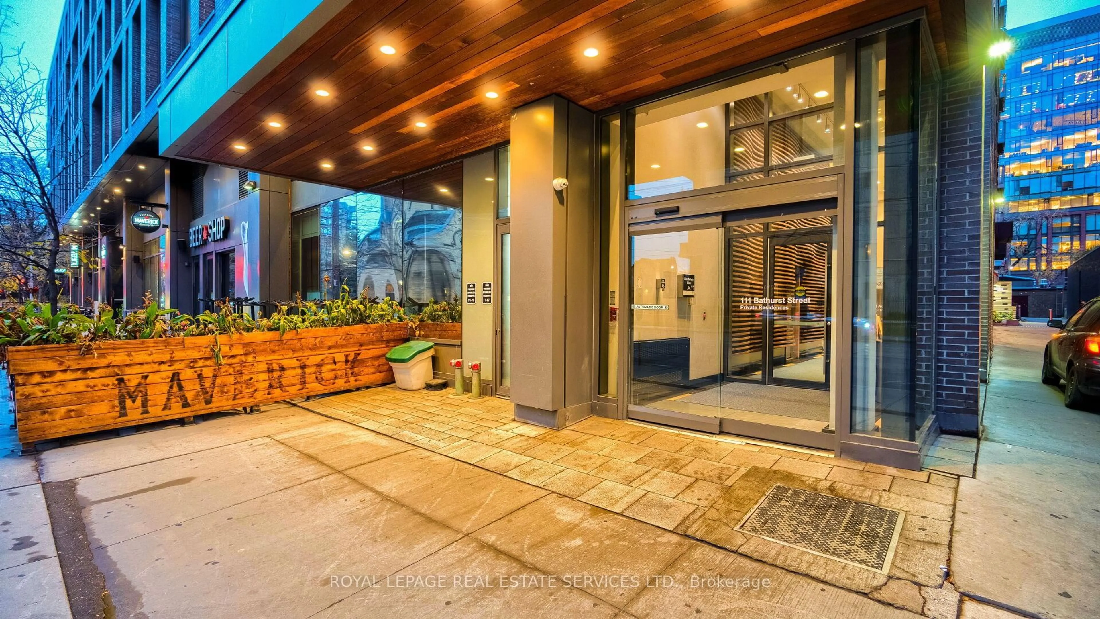 Indoor foyer for 111 Bathurst St #1301, Toronto Ontario M5V 0M9