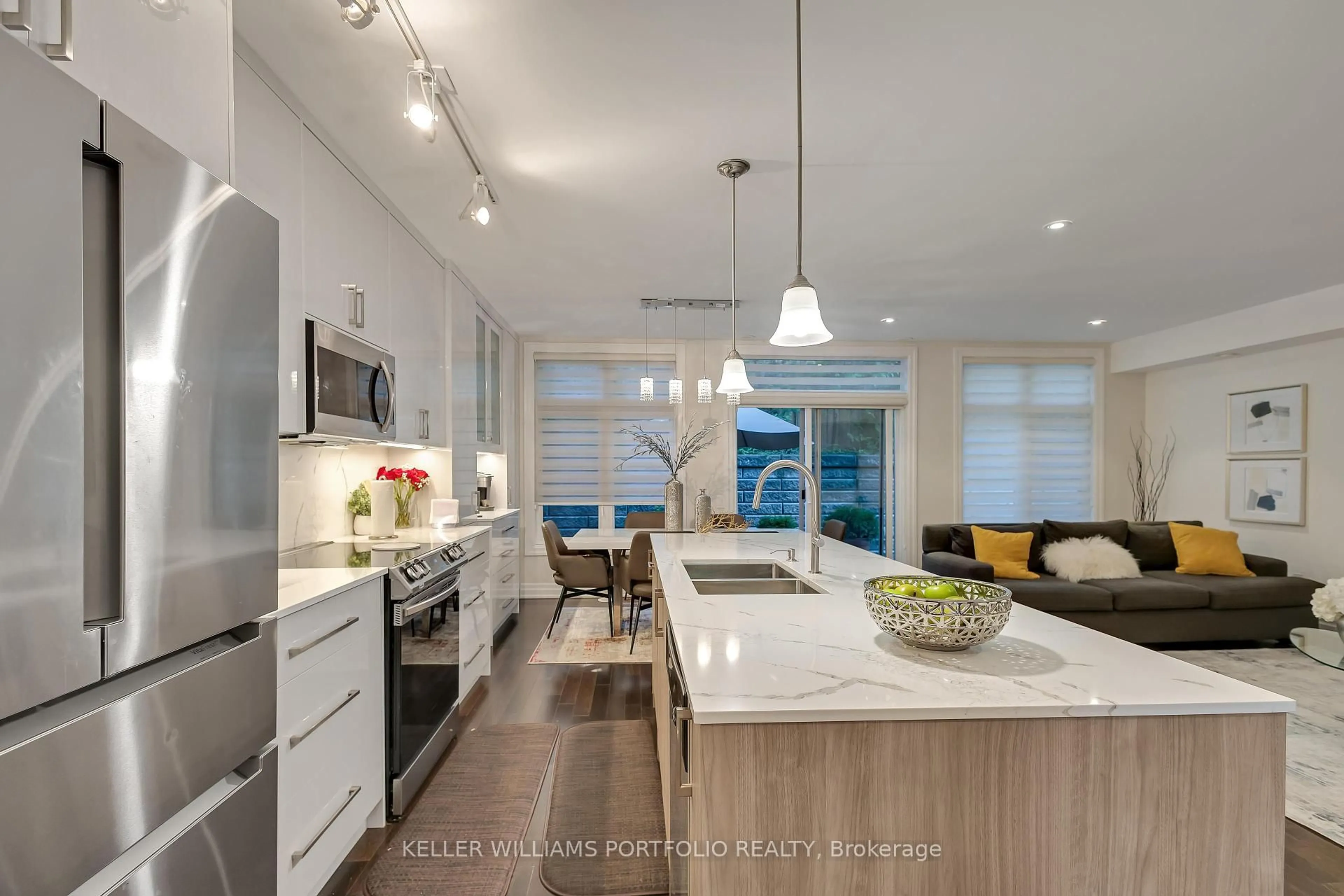 Open concept kitchen, unknown for 365A Roehampton Ave, Toronto Ontario M4P 1S3