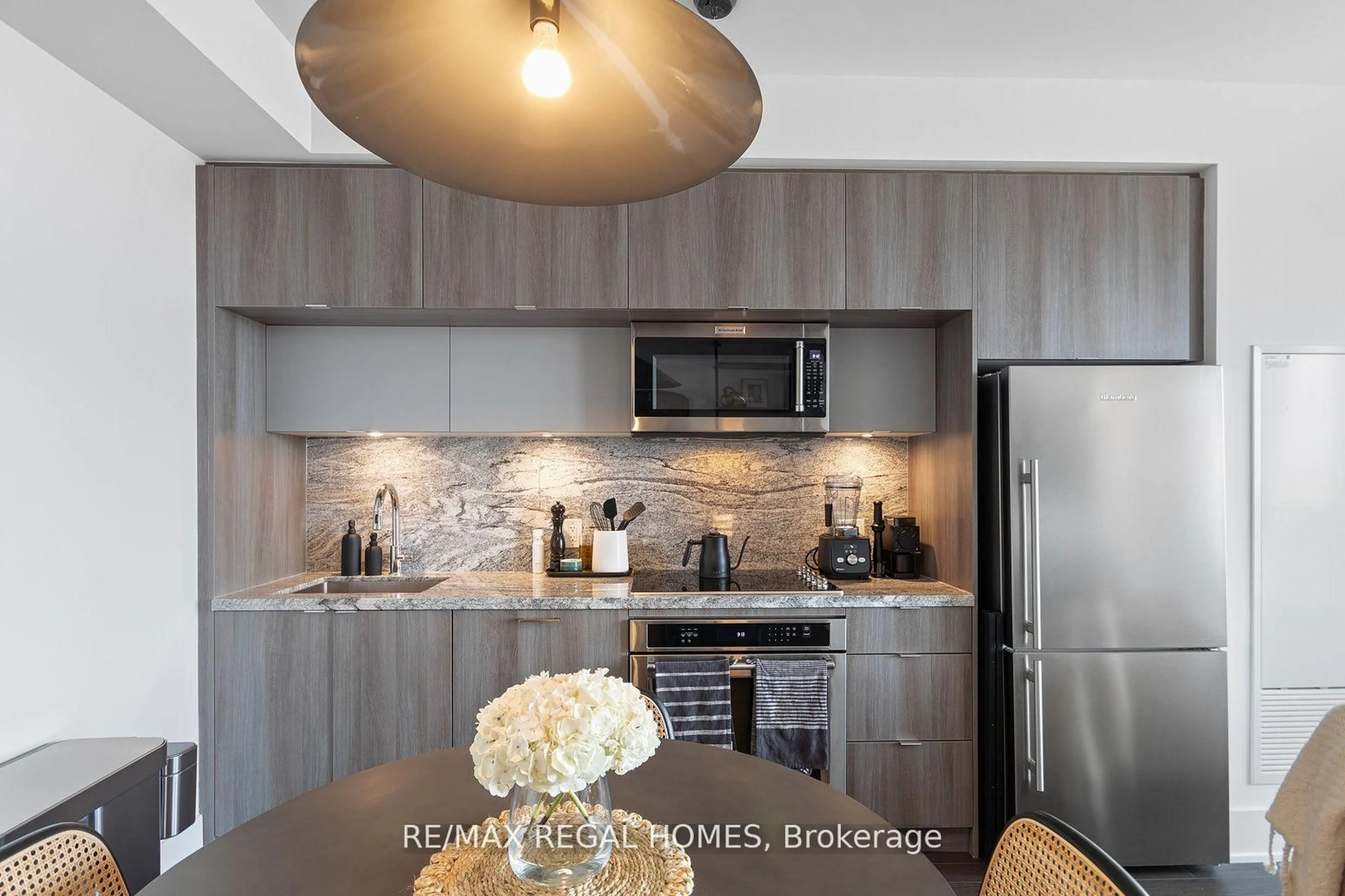 Contemporary kitchen, unknown for 585 Bloor St #3215, Toronto Ontario M4W 0B3
