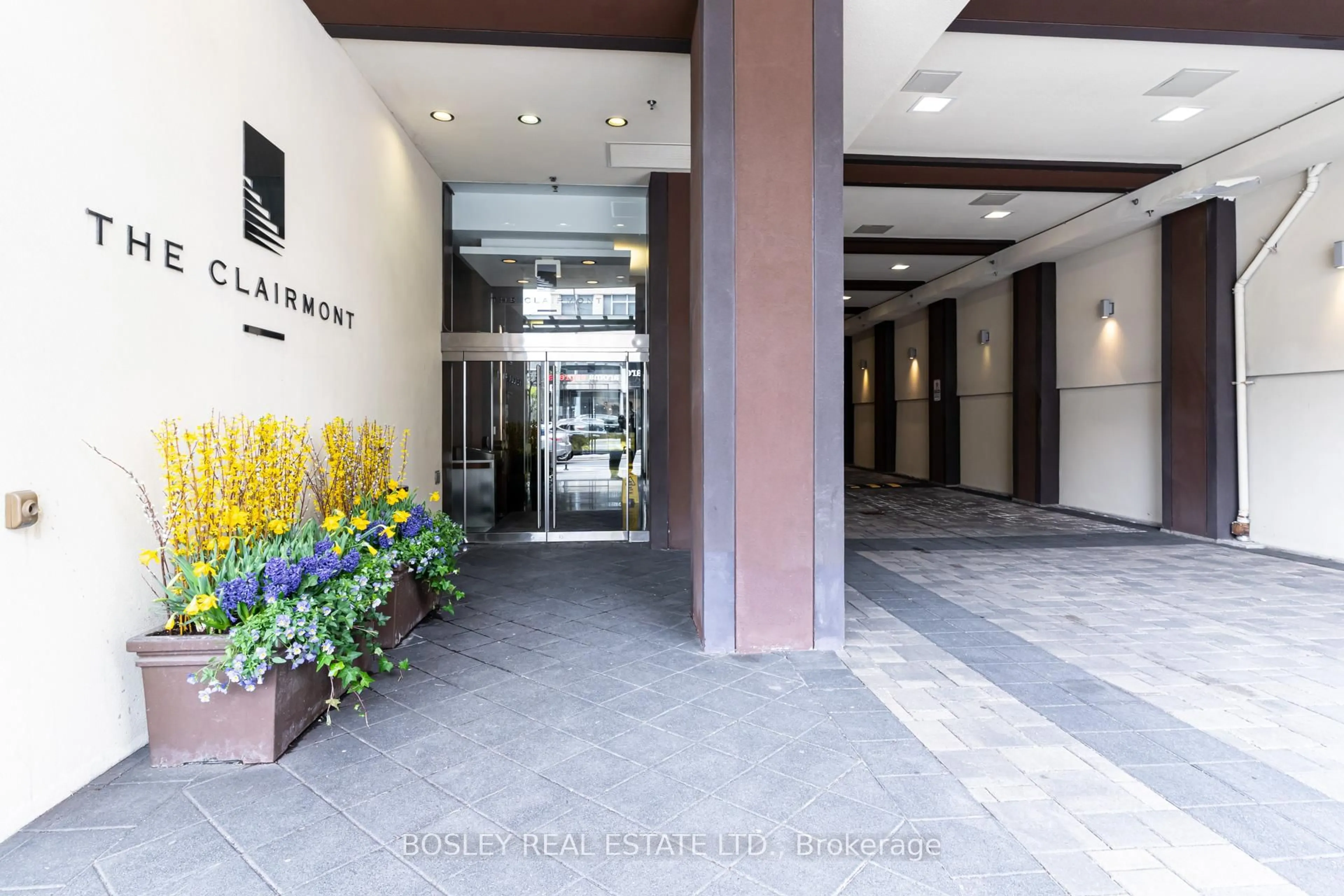 Lobby for 1430 Yonge St #205, Toronto Ontario M4T 1Y6