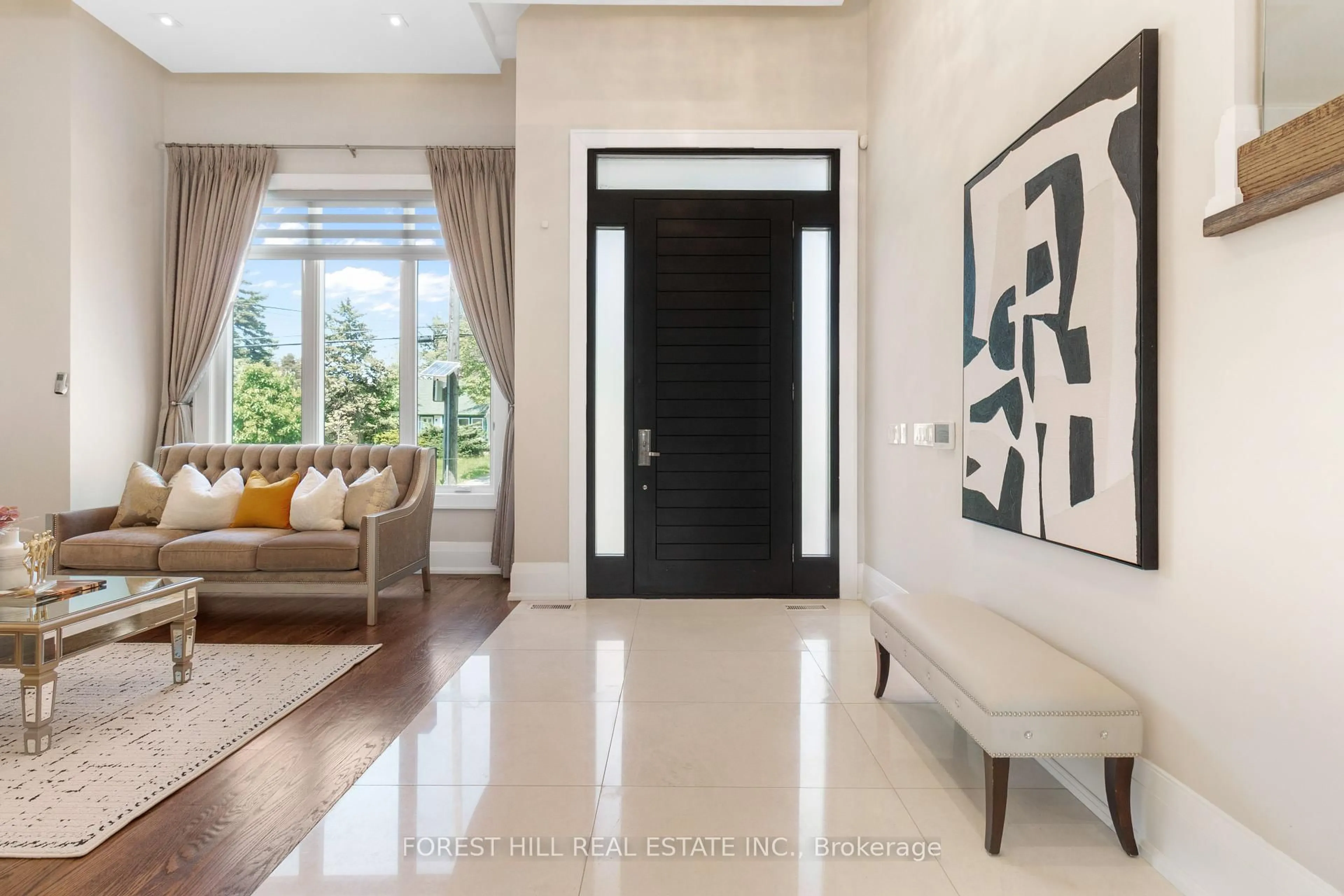 Indoor entryway for 57 Wedgewood Dr, Toronto Ontario M2M 2H4
