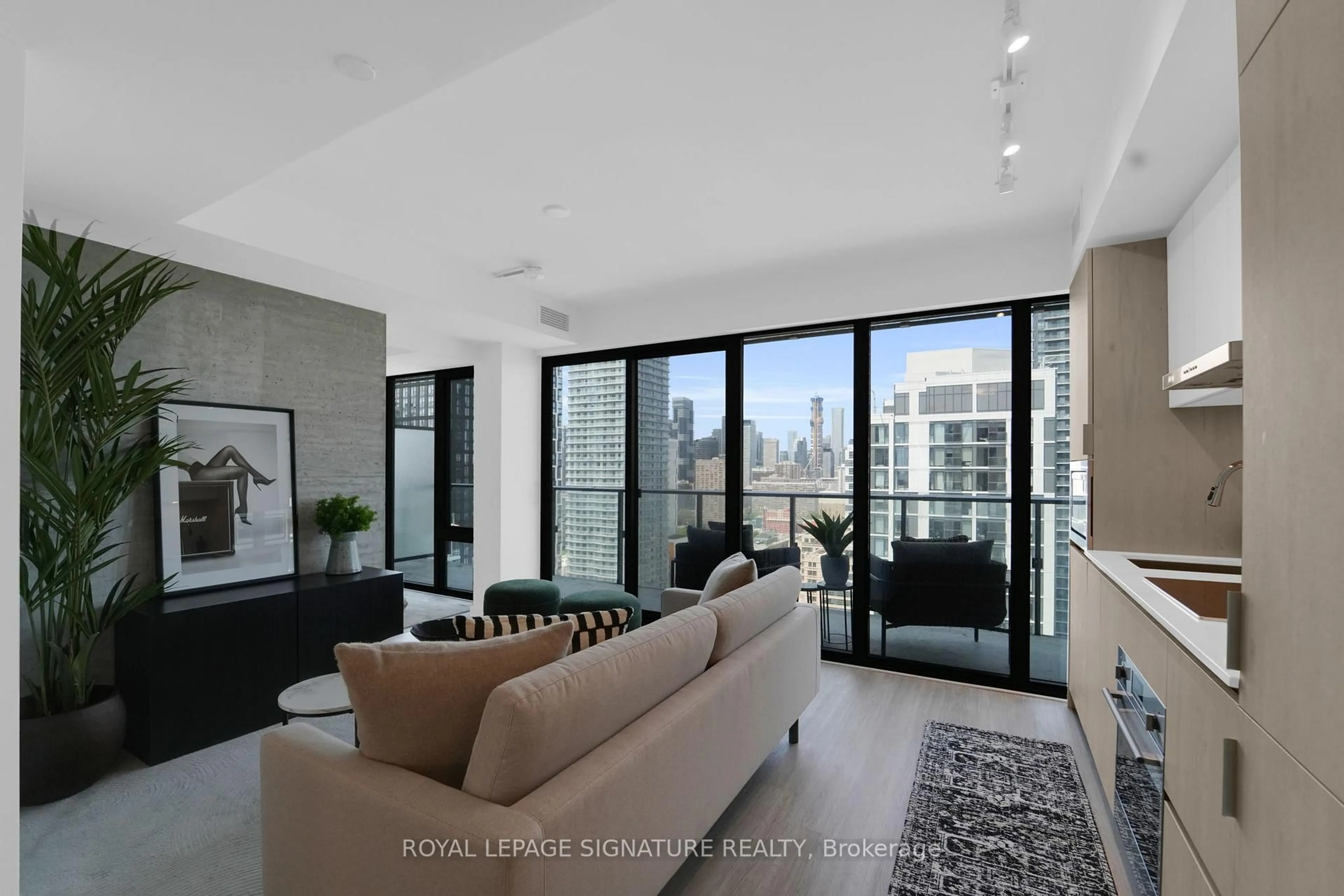 Living room with furniture, unknown for 47 Mutual St #3104, Toronto Ontario M5B 0C6