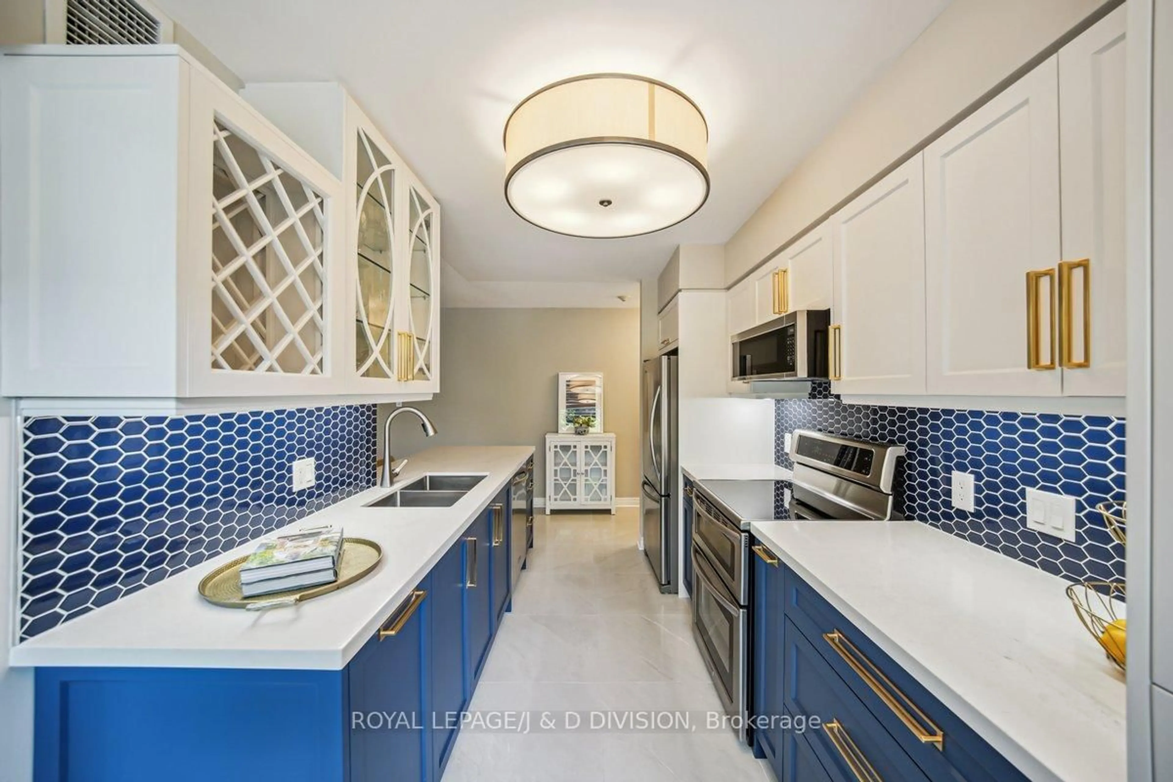 Contemporary kitchen, ceramic/tile floor for 35 Merton St #206, Toronto Ontario M4S 3G4