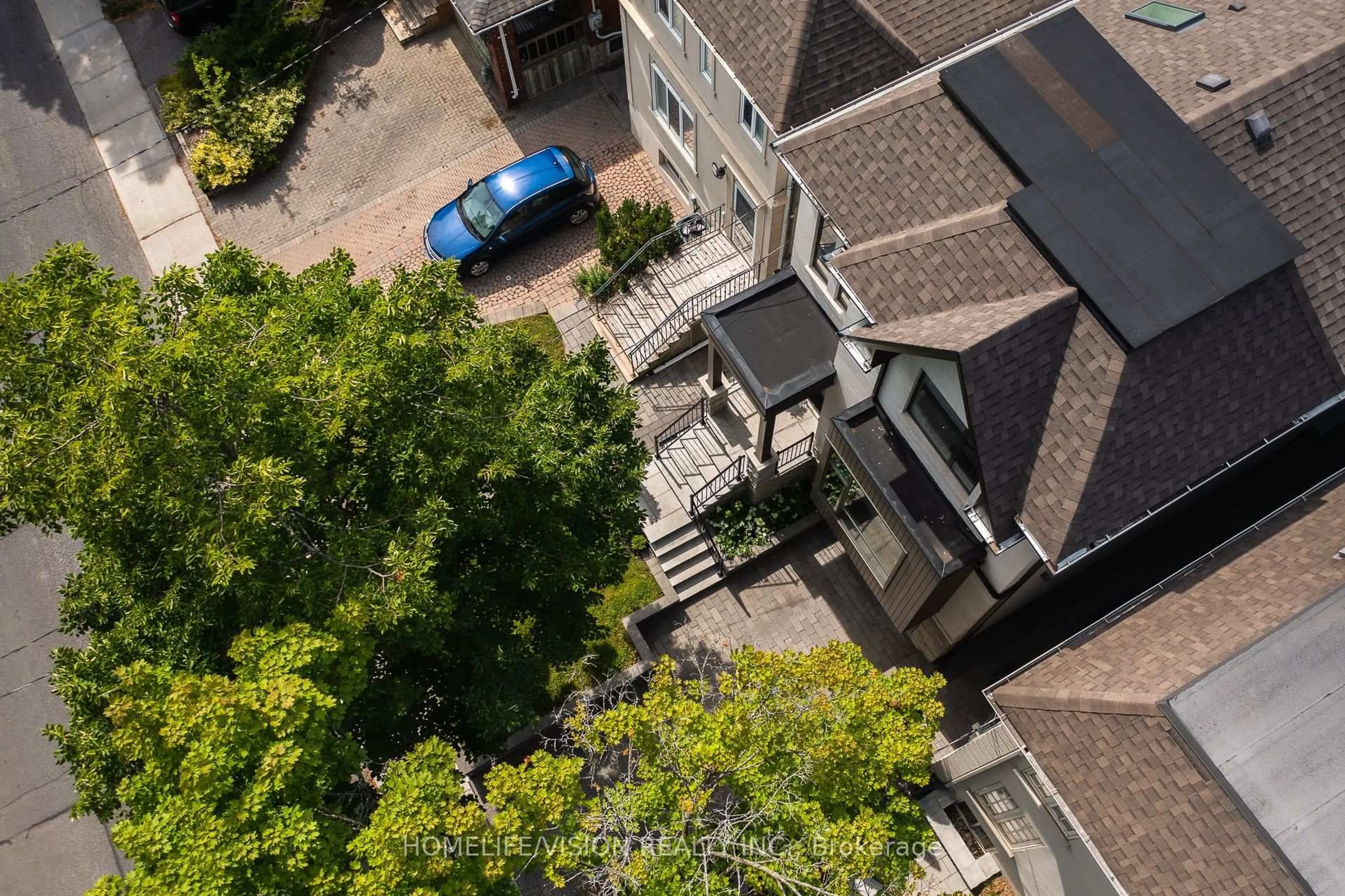 A pic from outside/outdoor area/front of a property/back of a property/a pic from drone, city buildings view from balcony for 378 Manor Rd, Toronto Ontario M4S 1S2