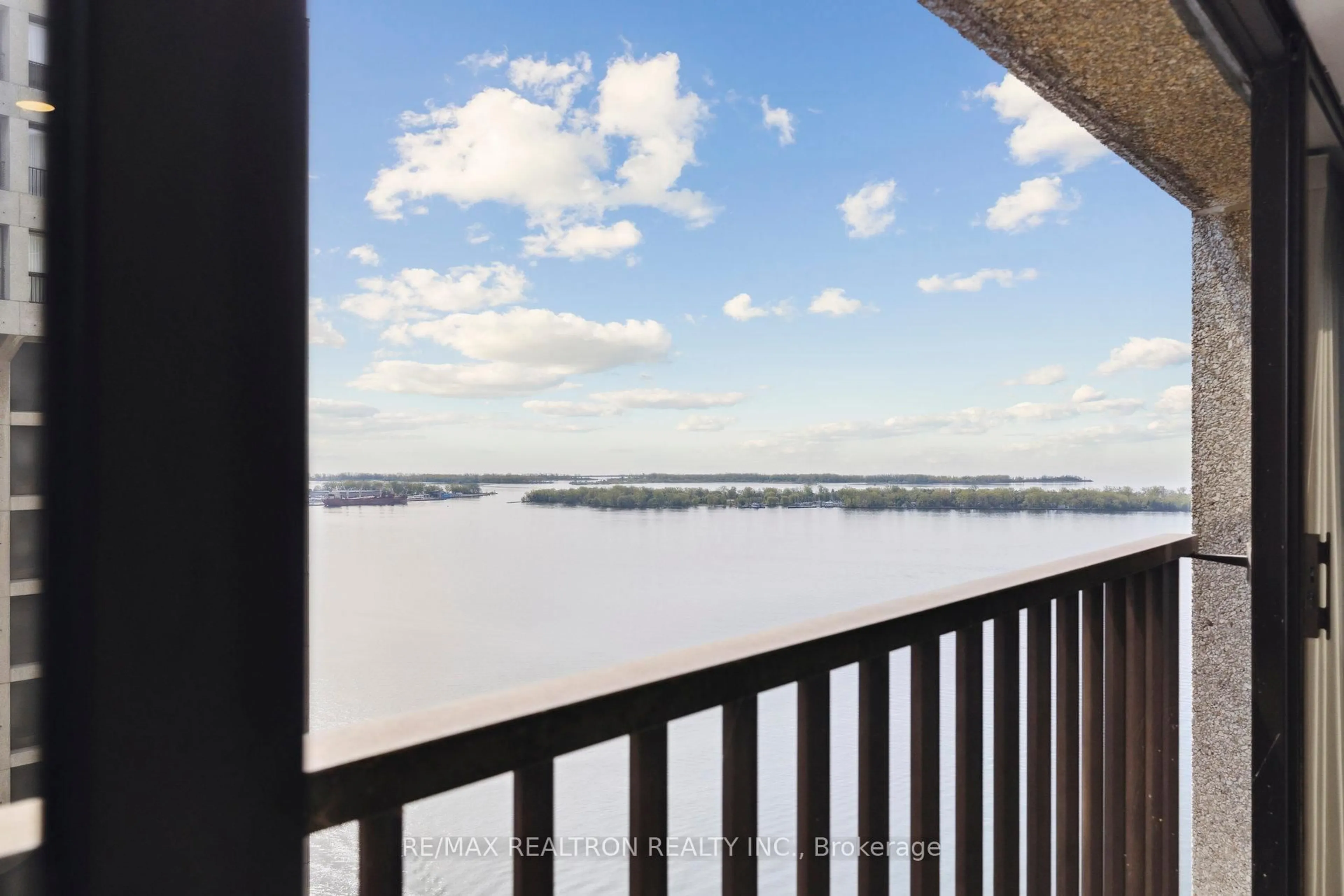 Balcony in the apartment, water/lake/river/ocean view for 65 Harbour Sq #3206, Toronto Ontario M5J 2L4