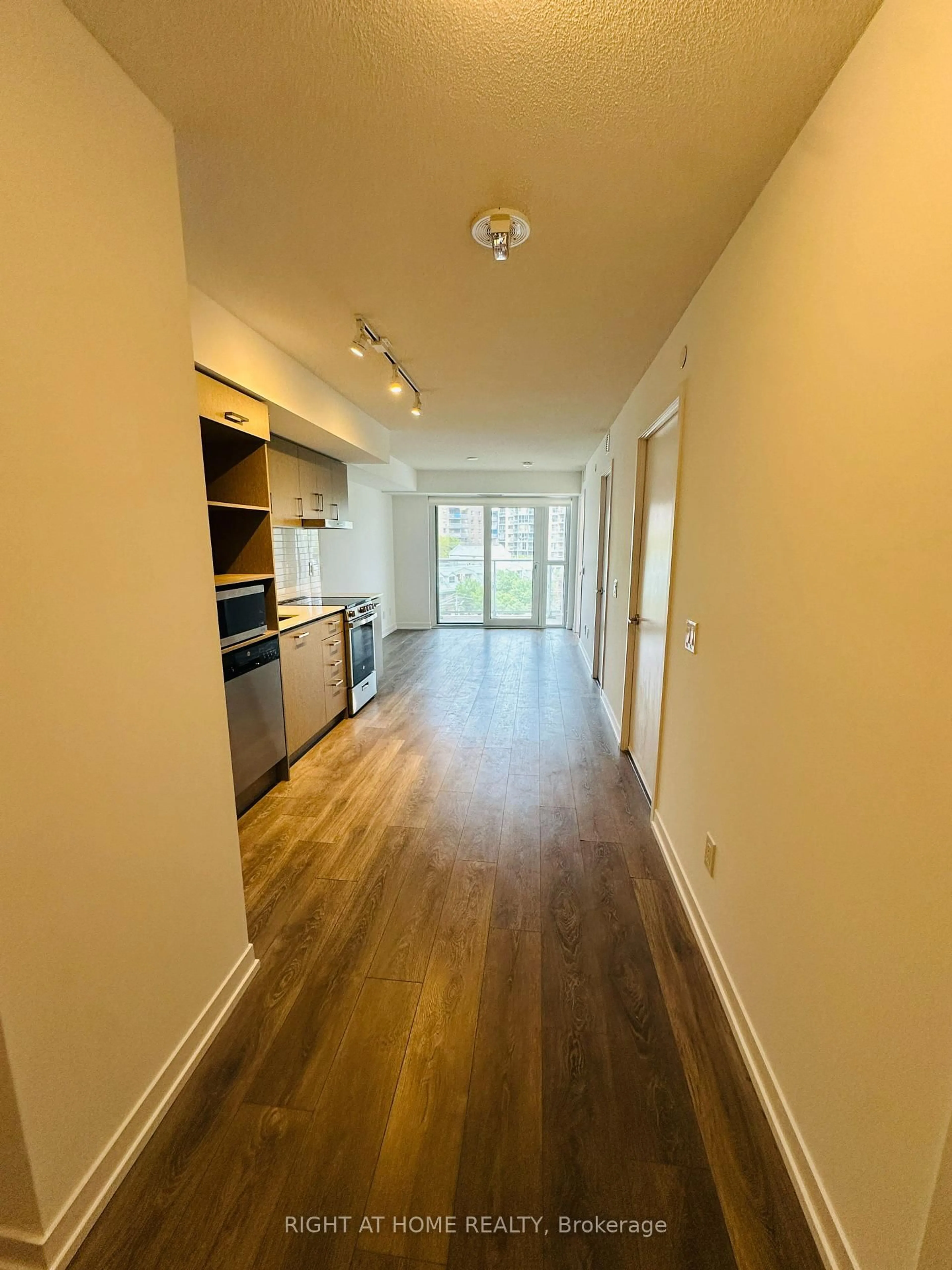 A pic of a room for 219 Dundas St #809, Toronto Ontario M5A 0V1