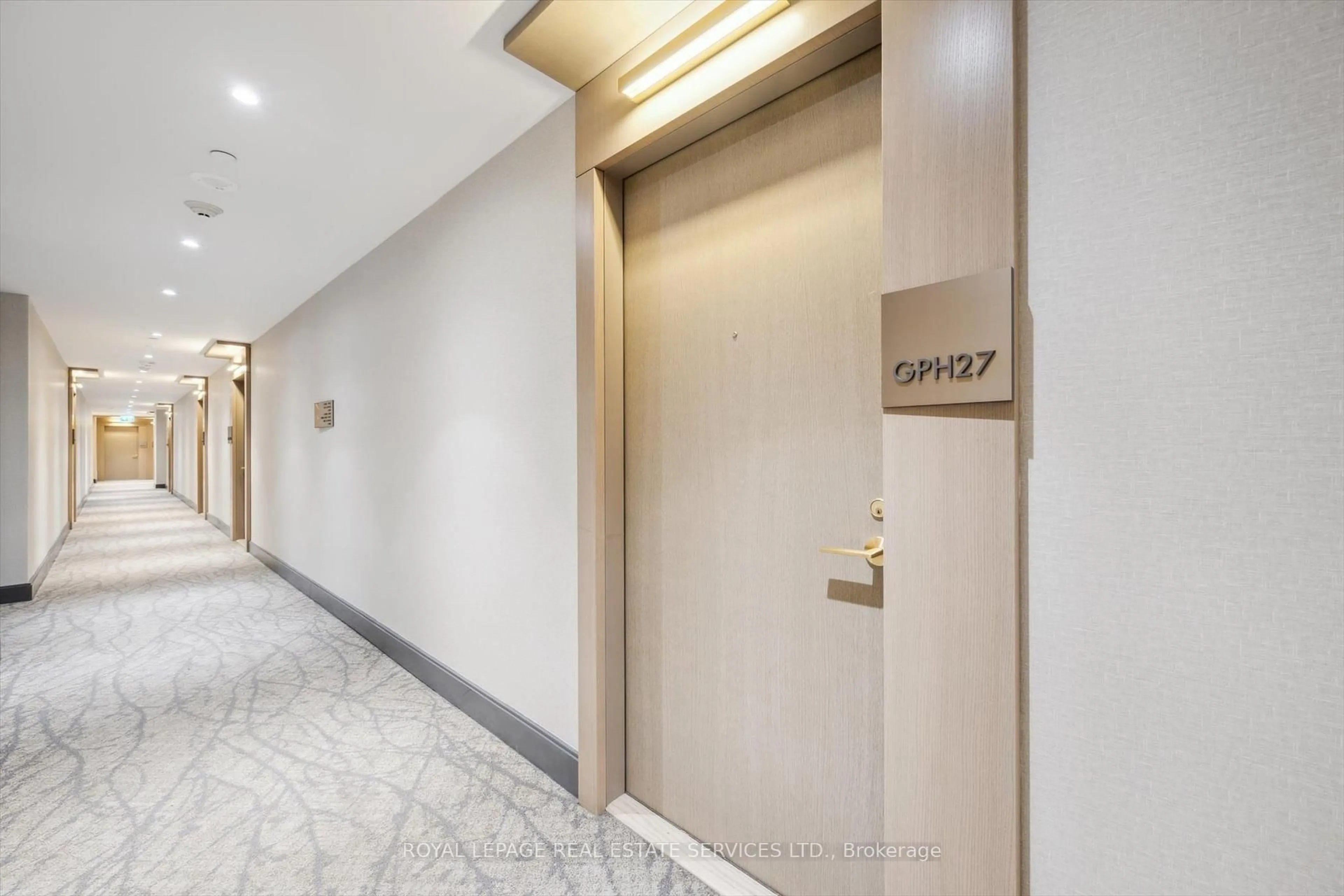 Indoor foyer for 1 Edgewater Dr #GPH27, Toronto Ontario M5A 0L1