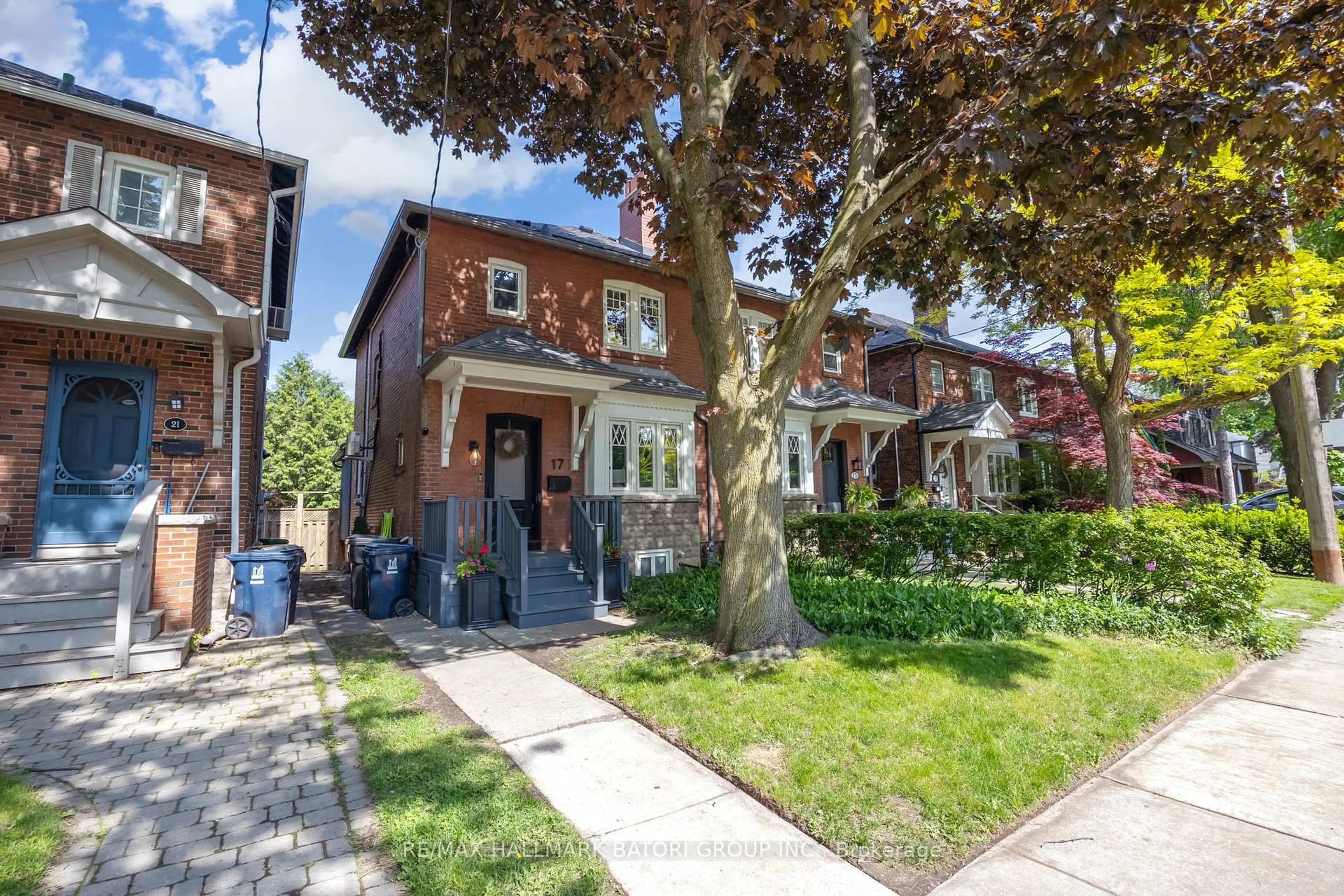 Home with brick exterior material, street for 17 Martin Rd, Toronto Ontario M4S 2V1