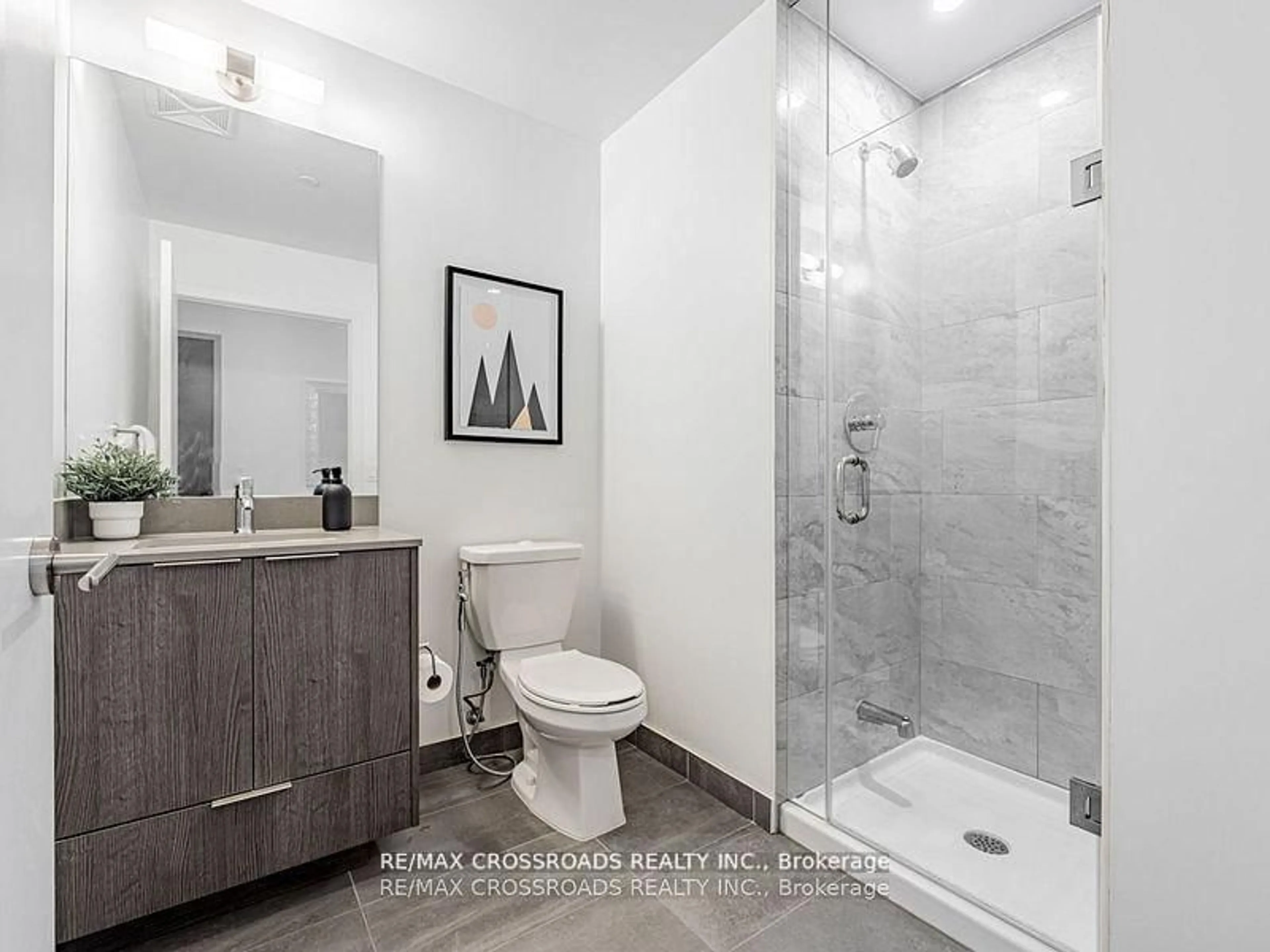 Contemporary bathroom, ceramic/tile floor for 32 Forest Manor Rd #1910, Toronto Ontario M2J 1M5