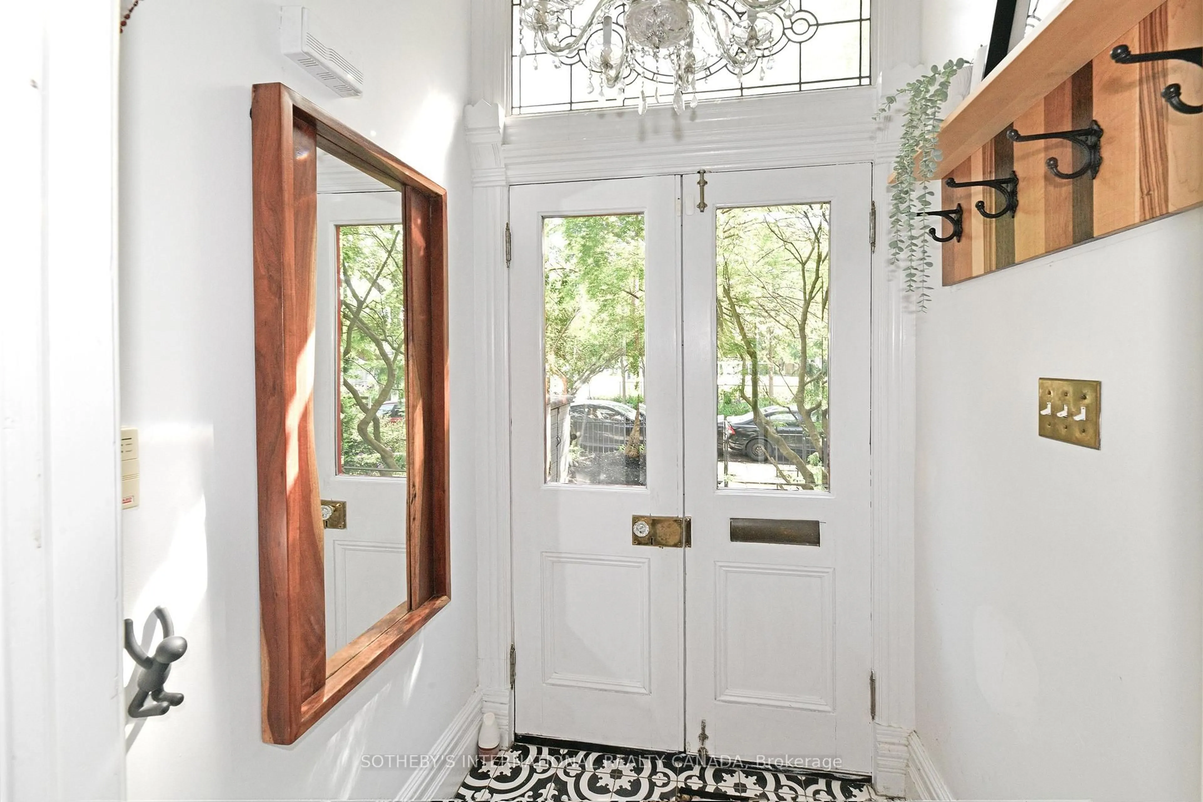 Indoor entryway for 282 Berkeley St, Toronto Ontario M5A 2X5
