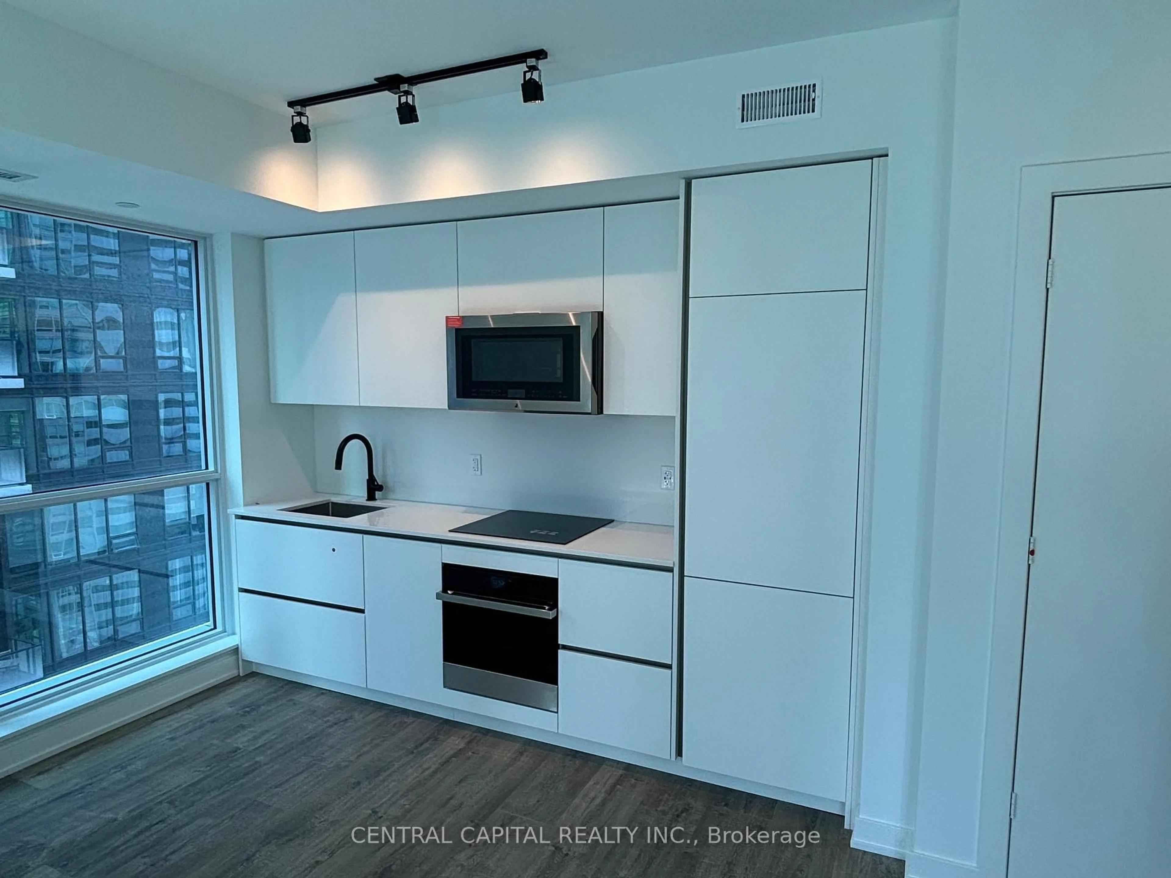 Open concept kitchen, unknown for 327 King St #3003, Toronto Ontario M5V 0W7