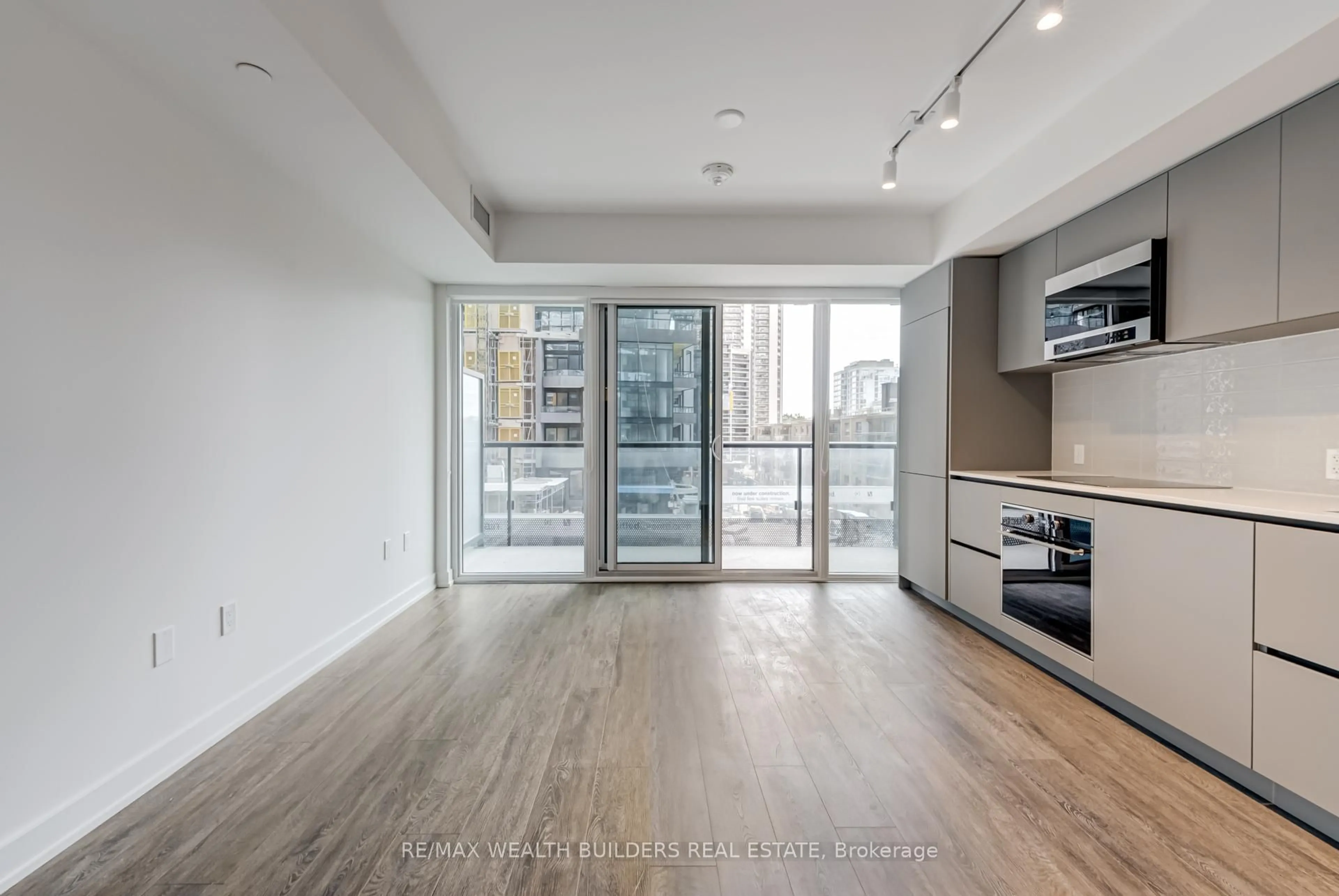 Open concept kitchen, unknown for 117 Broadway Ave #305, Toronto Ontario M4P 1V3